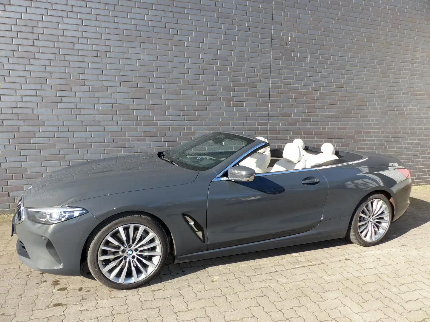 BMW 840 d Cabrio xDrive HeadUp/LED/NightVision/Kamera Grau - 1