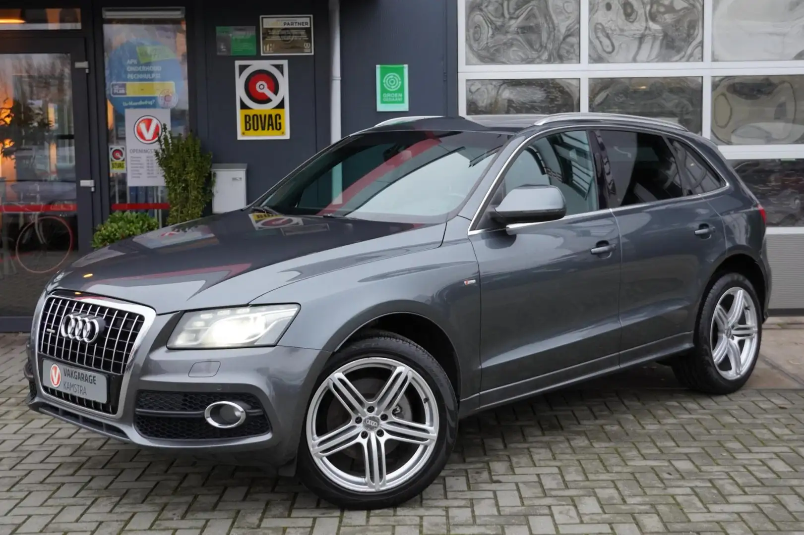 Audi Q5 3.0 TDI Quattro S-Line Pano/Clima/Cruise/Trekh . Grijs - 2
