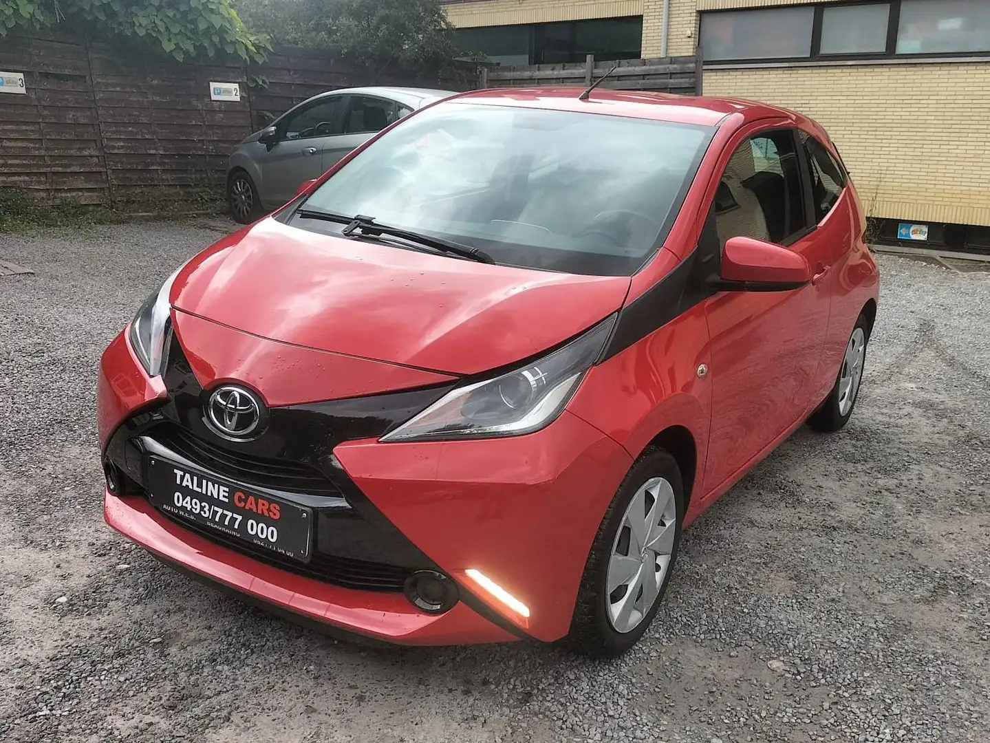 Toyota Aygo 1.0i VVT-i x ***GARANTIE 12-MOIS*** Rosso - 2