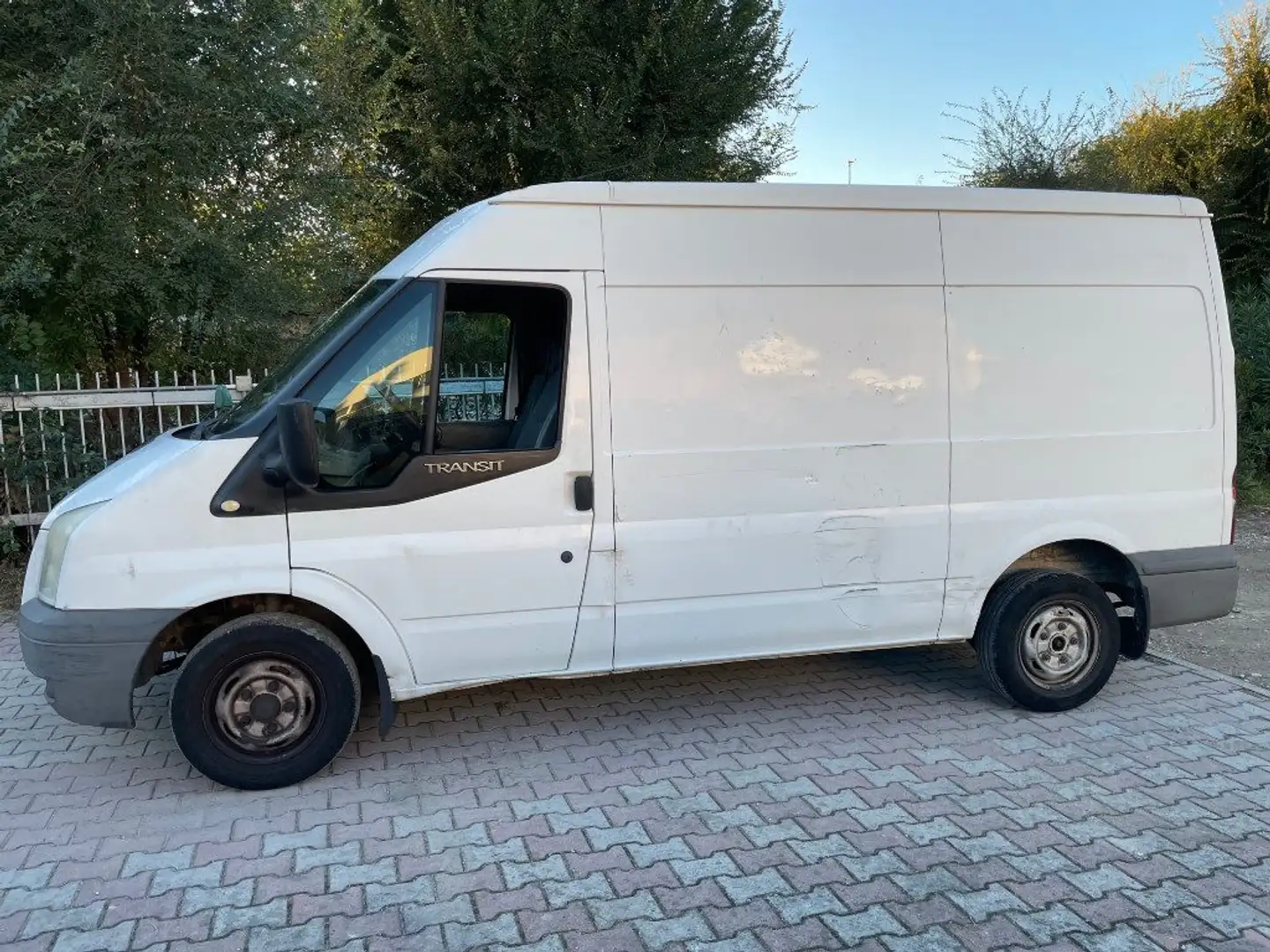 Ford Transit 300L 2.2 TDCi/115 PL-TM Furgone Bianco - 2