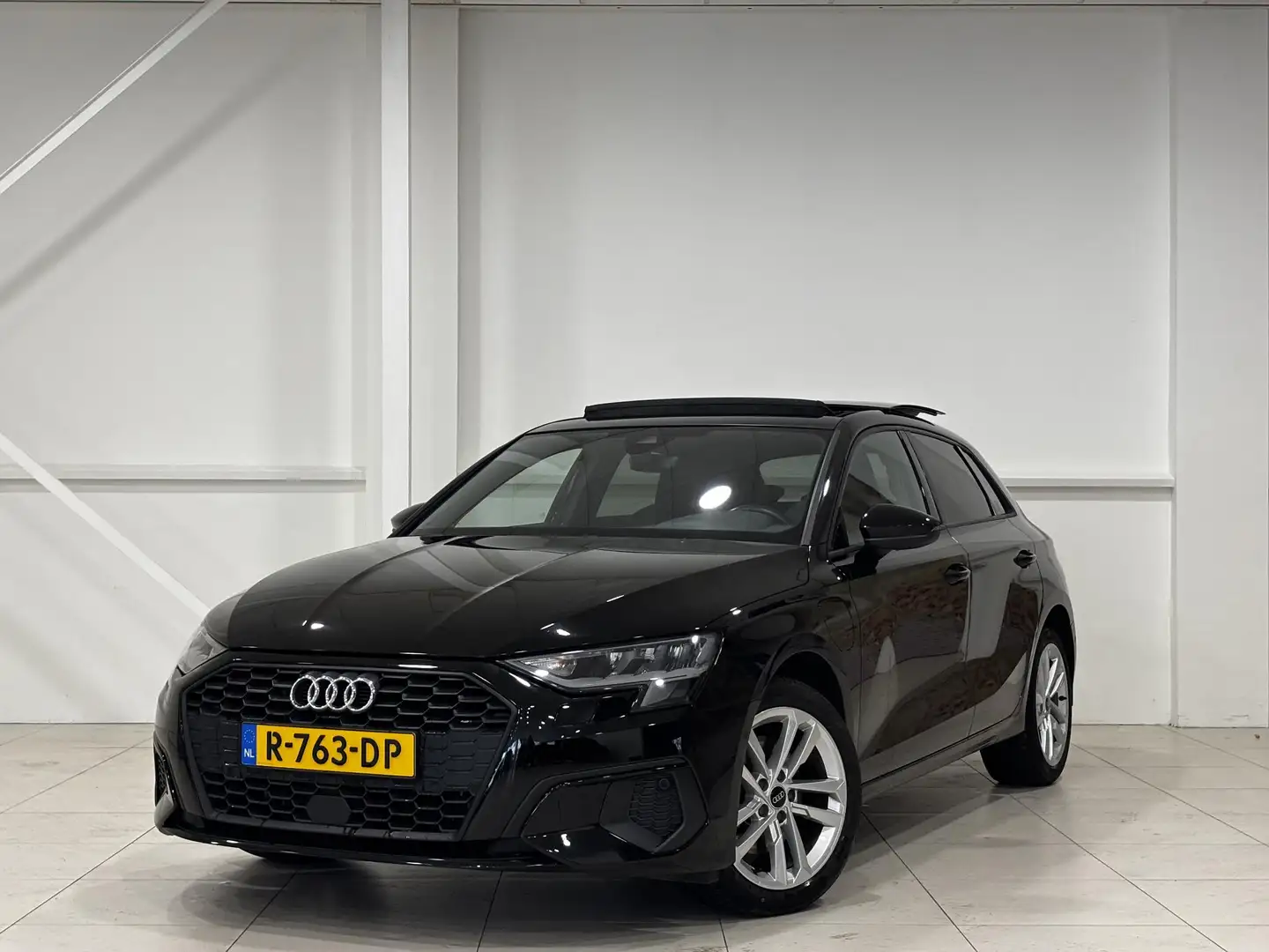 Audi A3 Sportback 45 TFSI e S edition Competition | Panora Negro - 1