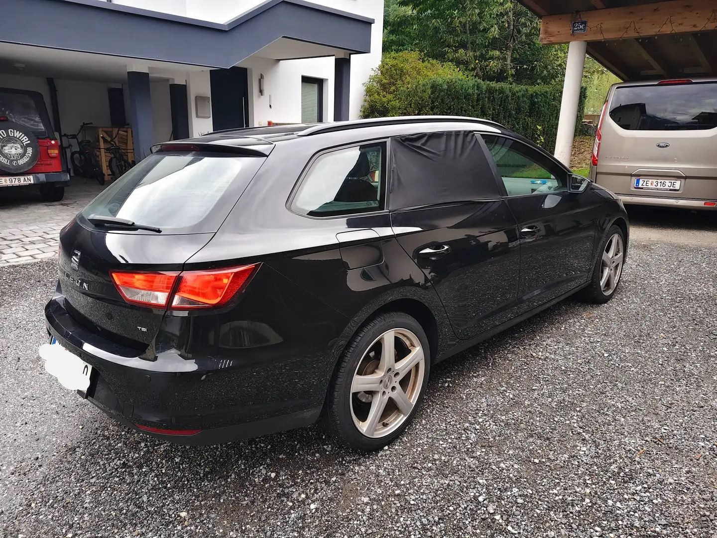 SEAT Leon Leon ST Style 1,2 TSI Start-Stopp Style Schwarz - 2