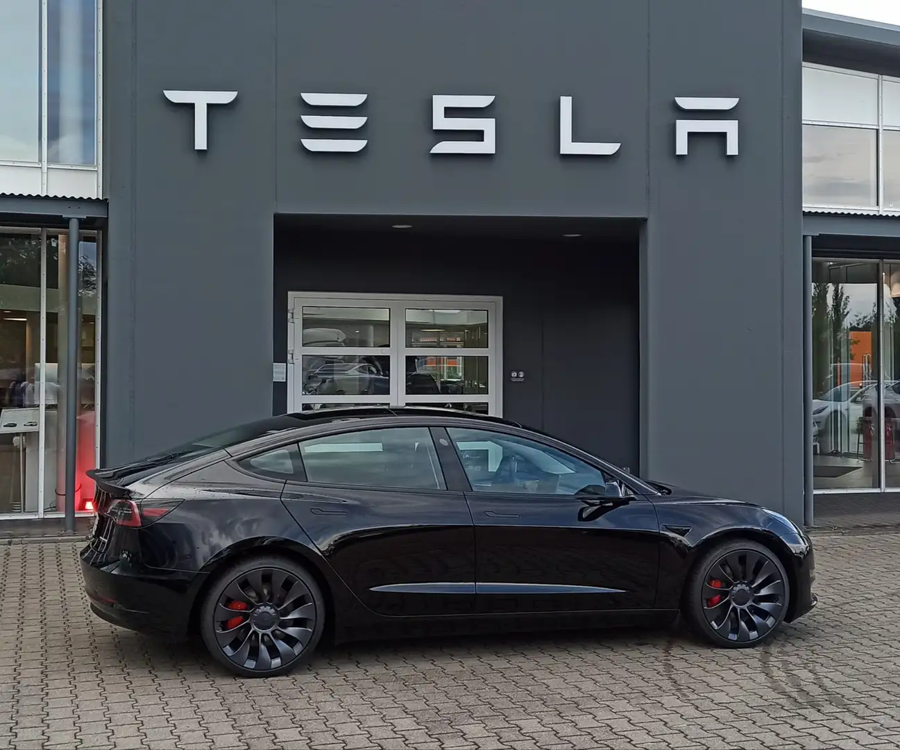 Tesla Model 3 Performance  Allrad Dual Motor Schwarz - 1