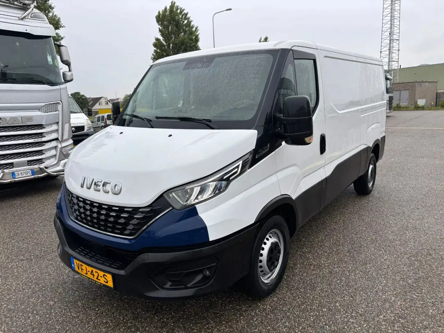 Iveco Daily 35S14 L2H1 Automaat Airco Cruisecontrol Trekhaak E Wit - 2