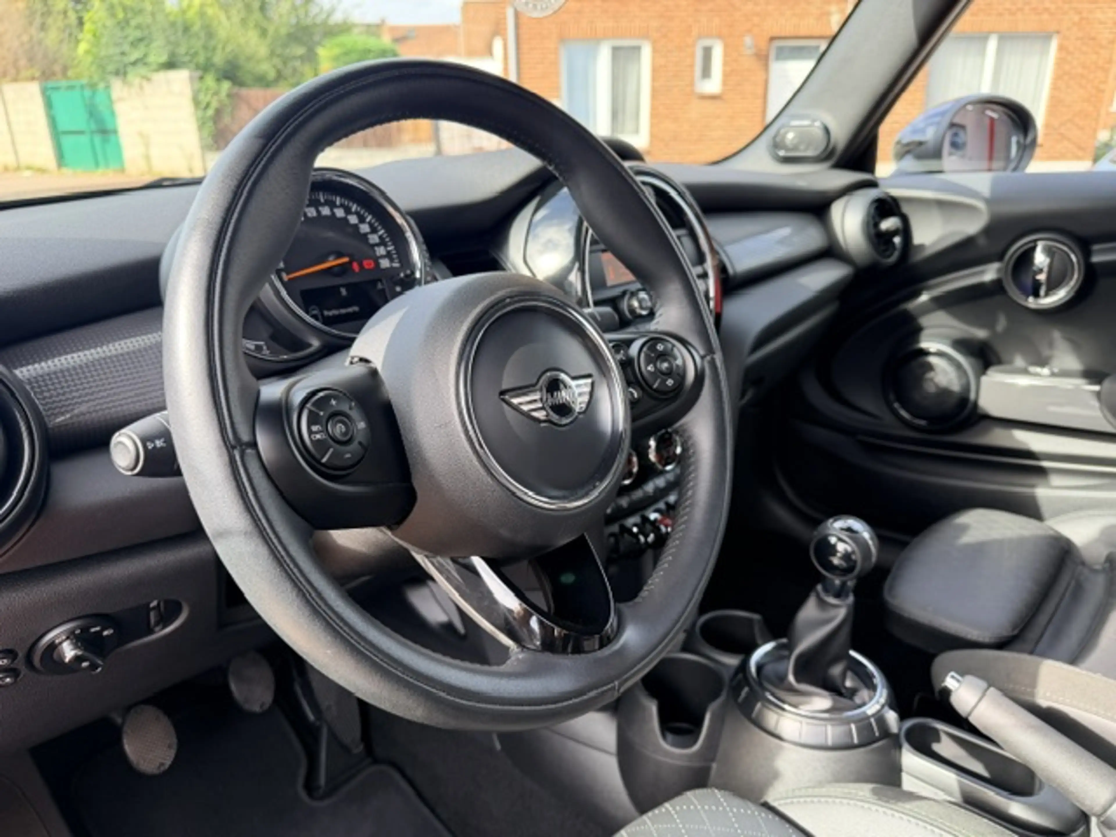 MINI One Cabrio CUIR CLIMATISATION XENON BLEUTOOTH HARMAN KARDON GARANTIE — photo 15