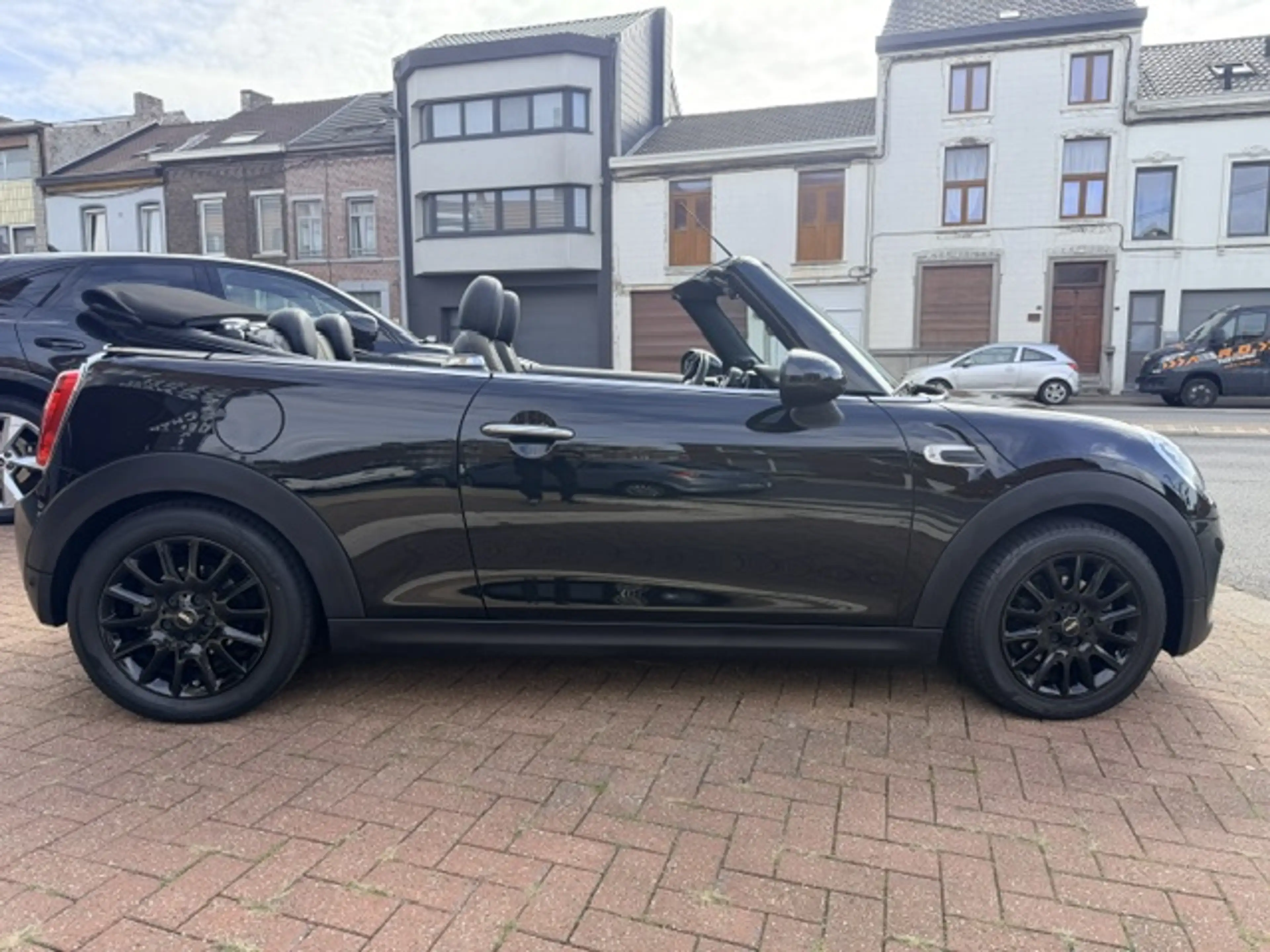 MINI One Cabrio CUIR CLIMATISATION XENON BLEUTOOTH HARMAN KARDON GARANTIE — photo 5