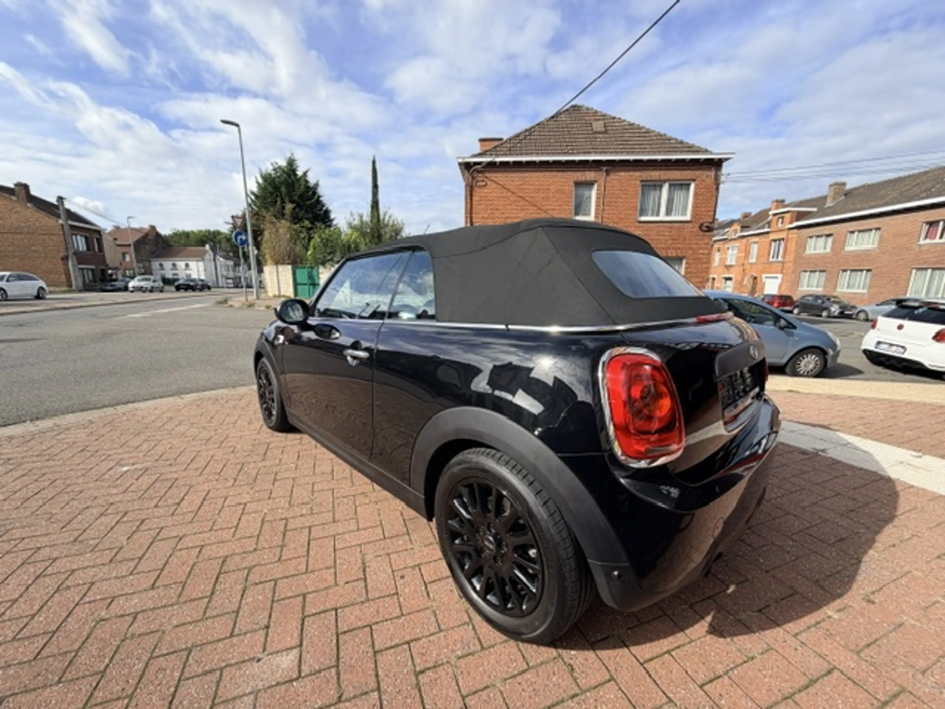 MINI One Cabrio CUIR CLIMATISATION XENON BLEUTOOTH HARMAN KARDON GARANTIE — photo 12