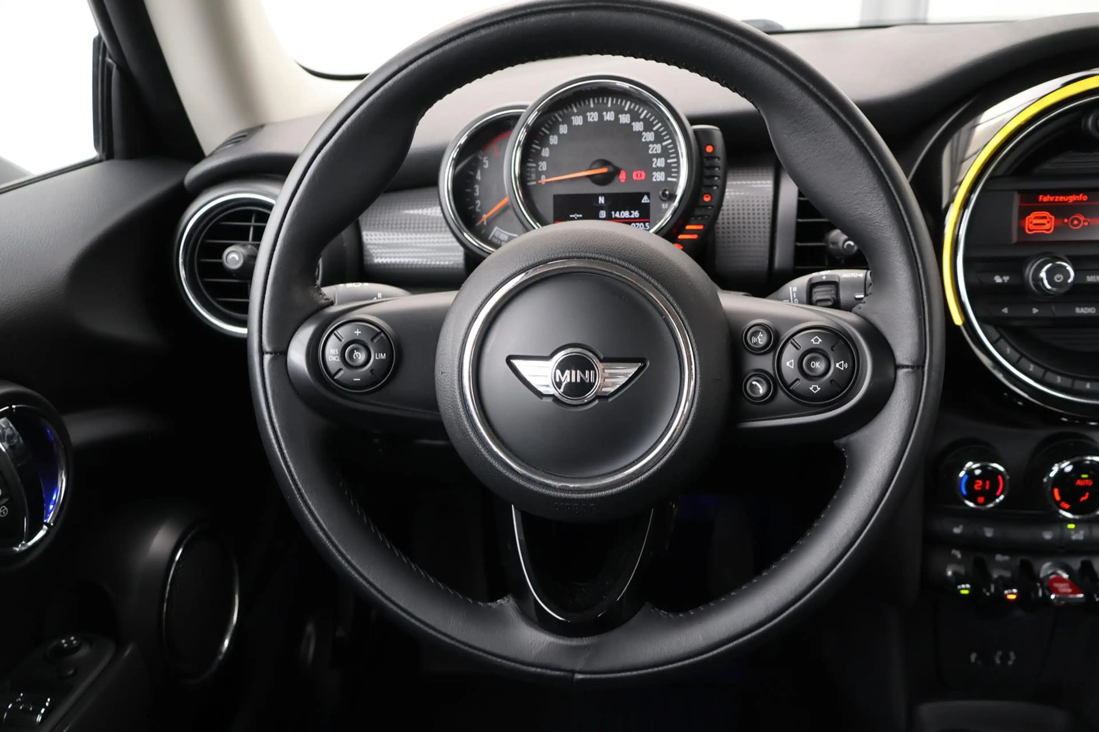MINI Cooper D Metropolitan Sitzhz. Temp. PDC — photo 15