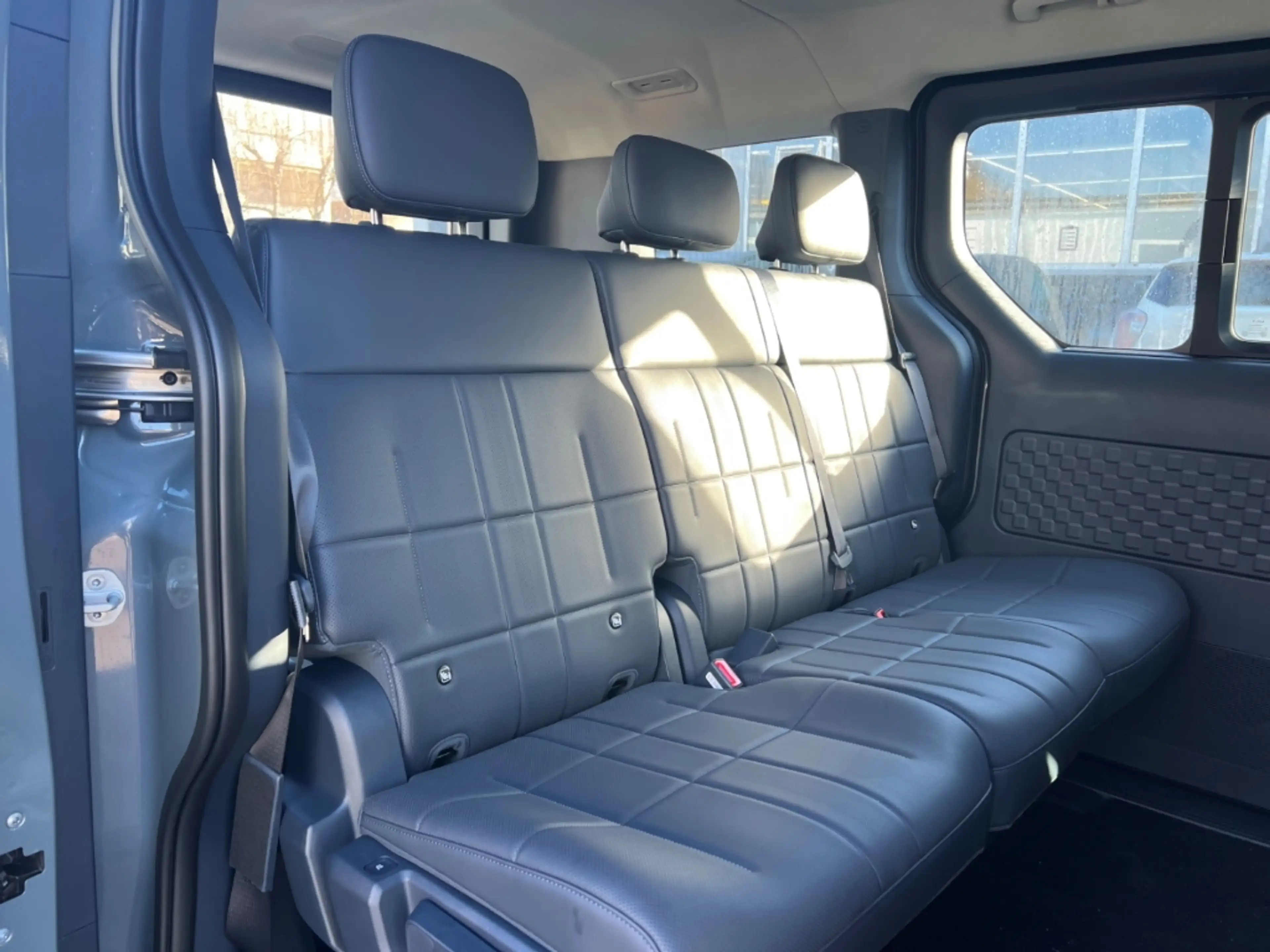 Kia PV5 Passenger 71.2 ELITE WP SMP PP SP AW Navi Leder LED ACC Appl — photo 8