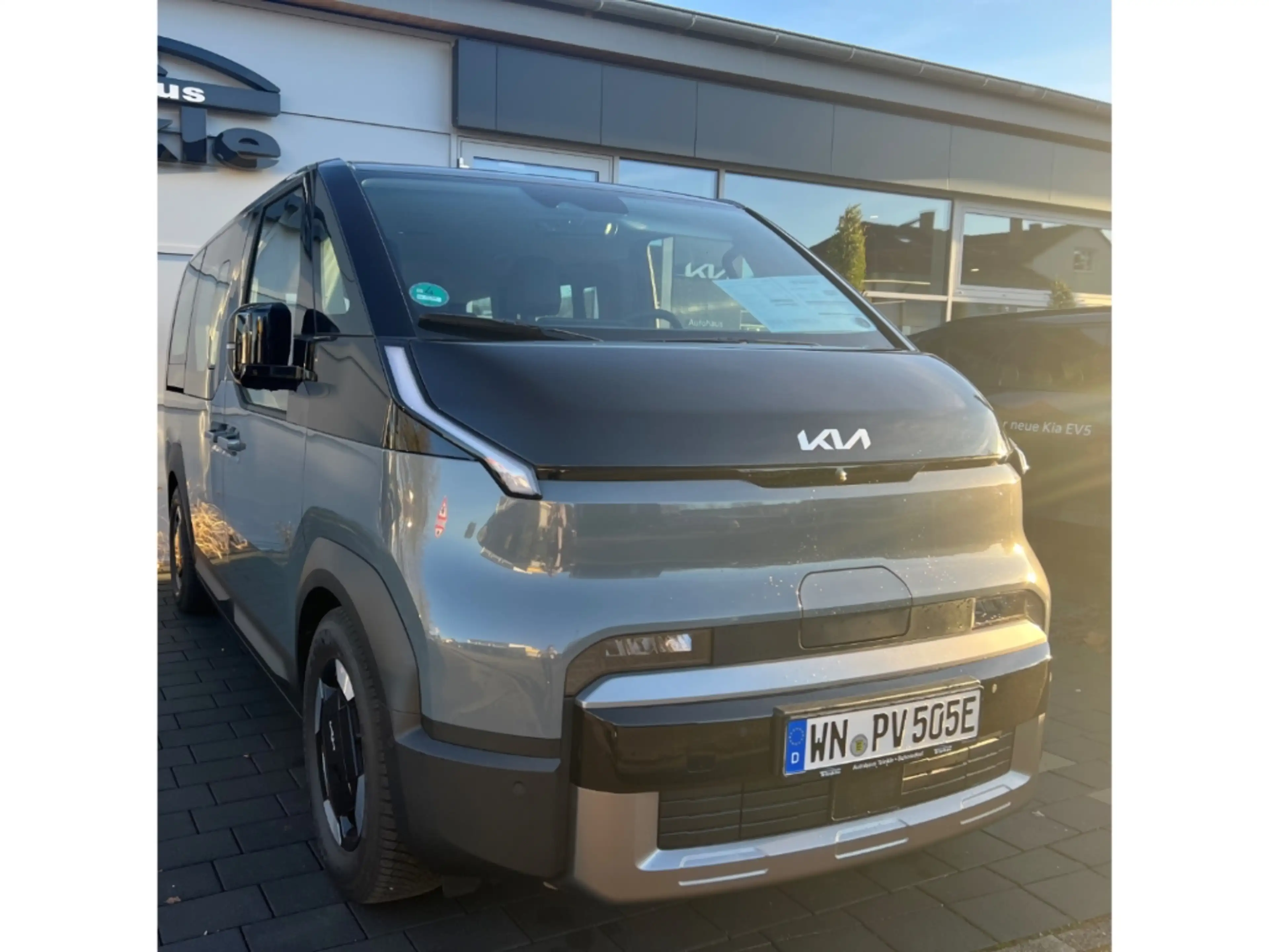 Kia PV5 Passenger 71.2 ELITE WP SMP PP SP AW Navi Leder LED ACC Appl — photo 5