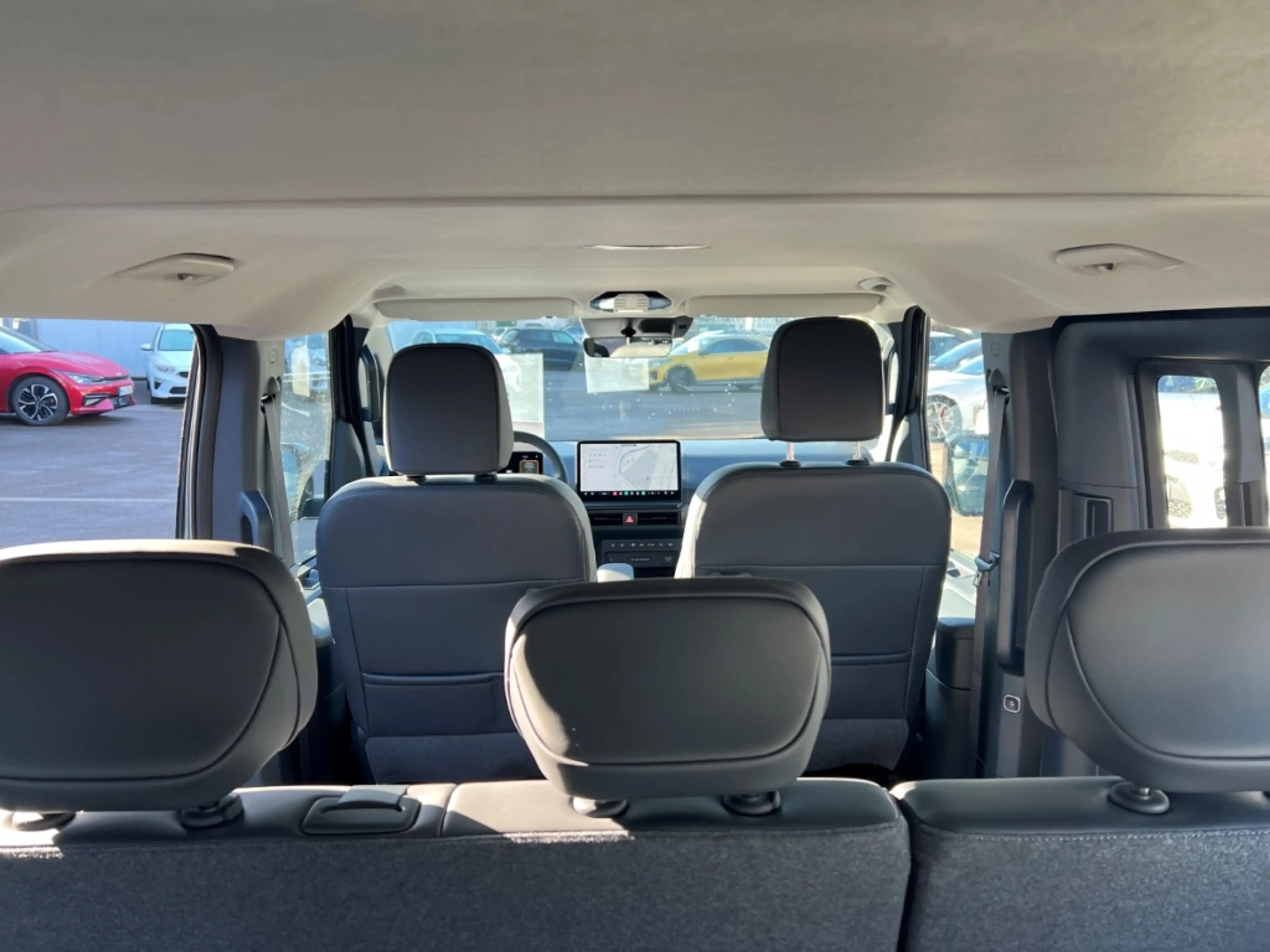 Kia PV5 Passenger 71.2 ELITE WP SMP PP SP AW Navi Leder LED ACC Appl — photo 14