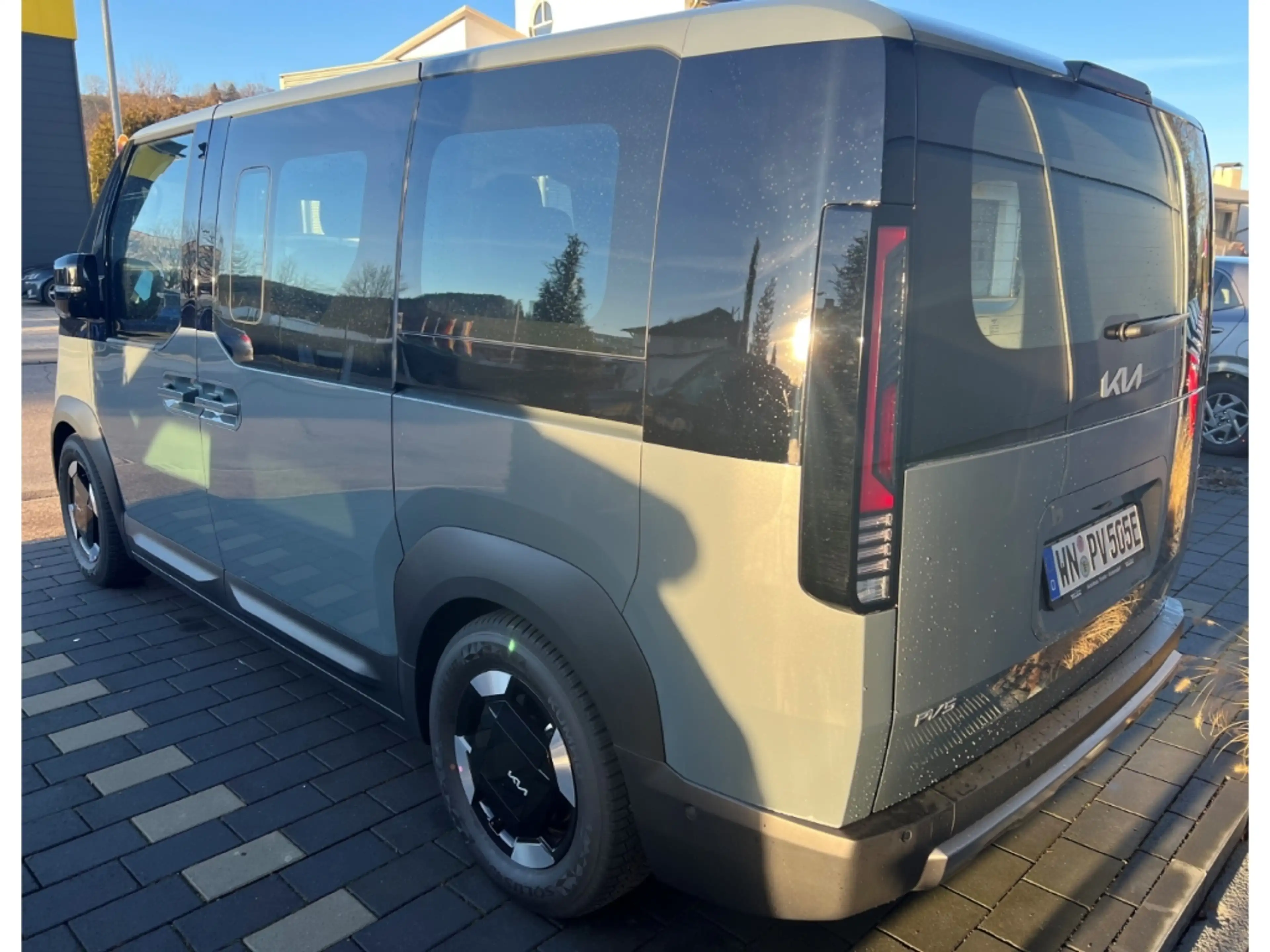 Kia PV5 Passenger 71.2 ELITE WP SMP PP SP AW Navi Leder LED ACC Appl — photo 4