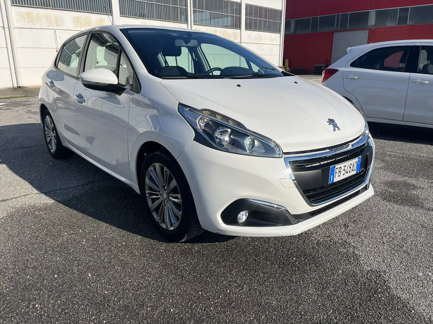 Peugeot 208 5p 1.2 puretech Allure E6 cinghia fatta - 1