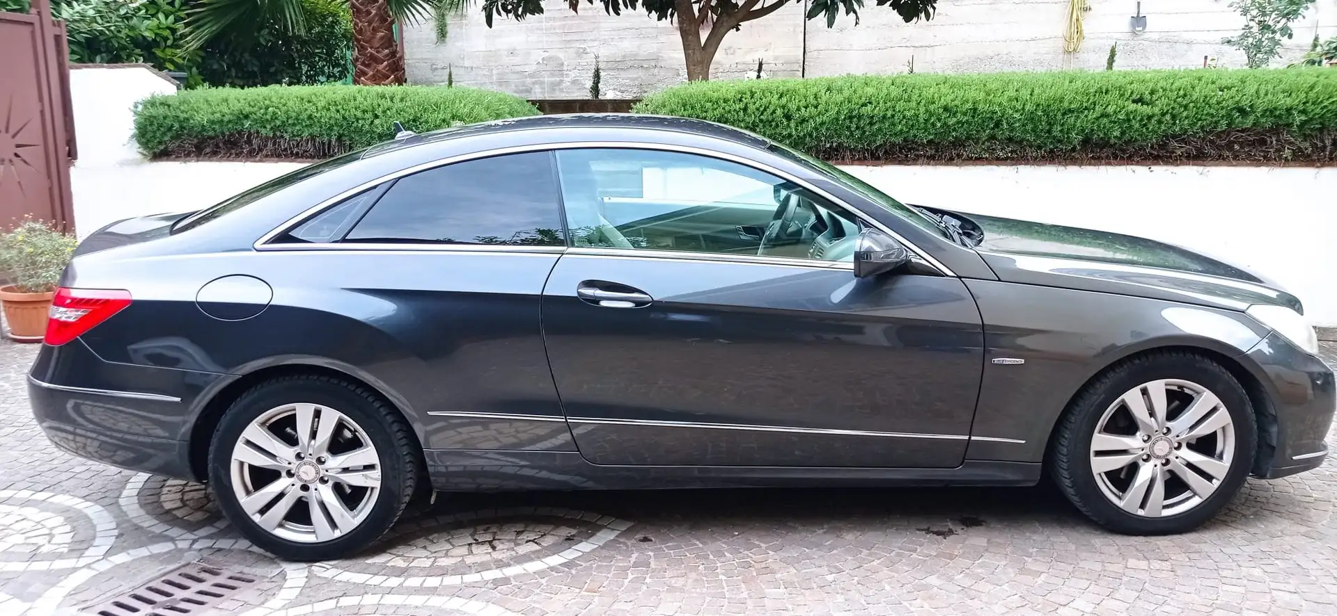 Mercedes-Benz E 250 Classe E - C207 Coupe Coupe cdi be Executive Grigio - 2