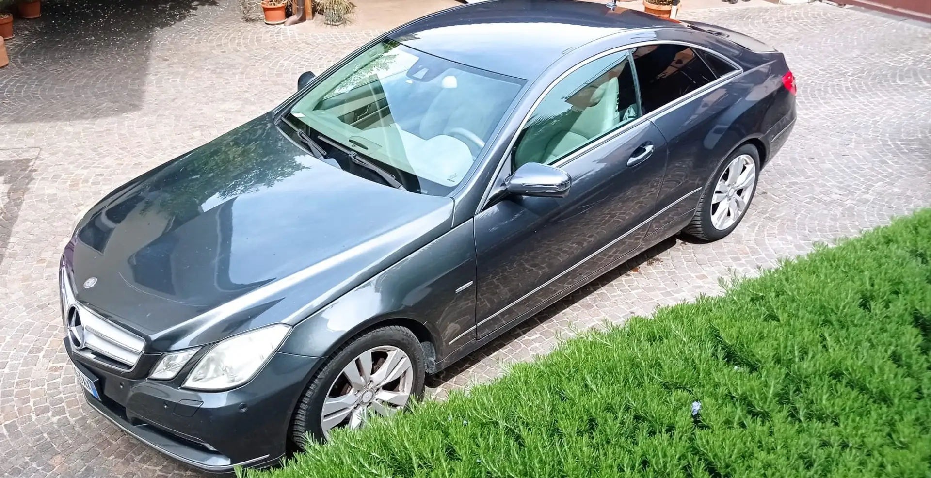 Mercedes-Benz E 250 Classe E - C207 Coupe Coupe cdi be Executive Grigio - 1
