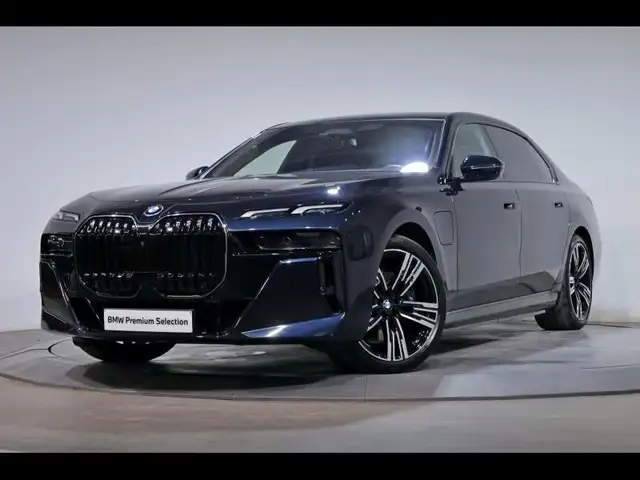 BMW 750 e xDrive Kit M Sport