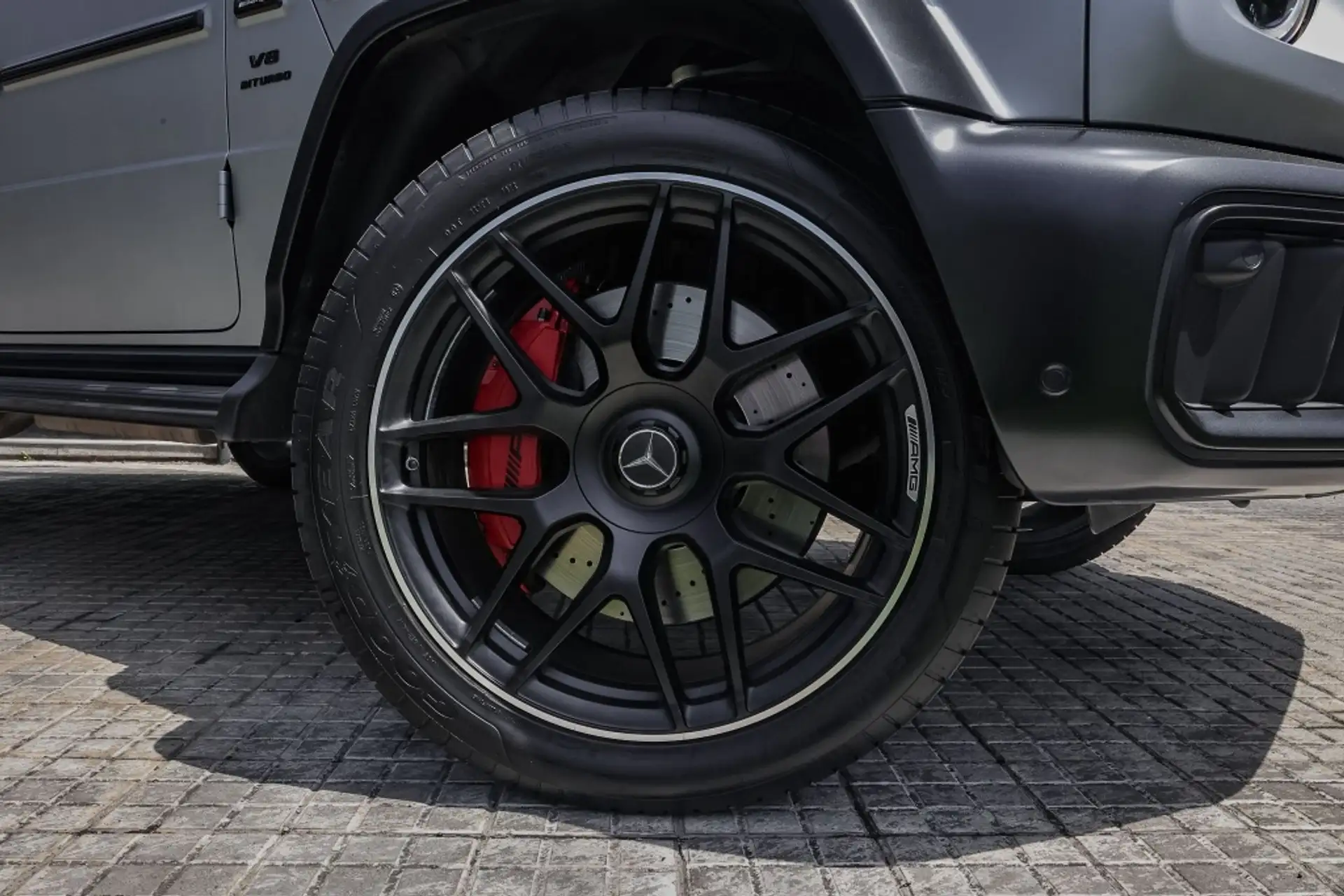 벤츠 G-Class G 63 AMG 2024 회색 사진 3