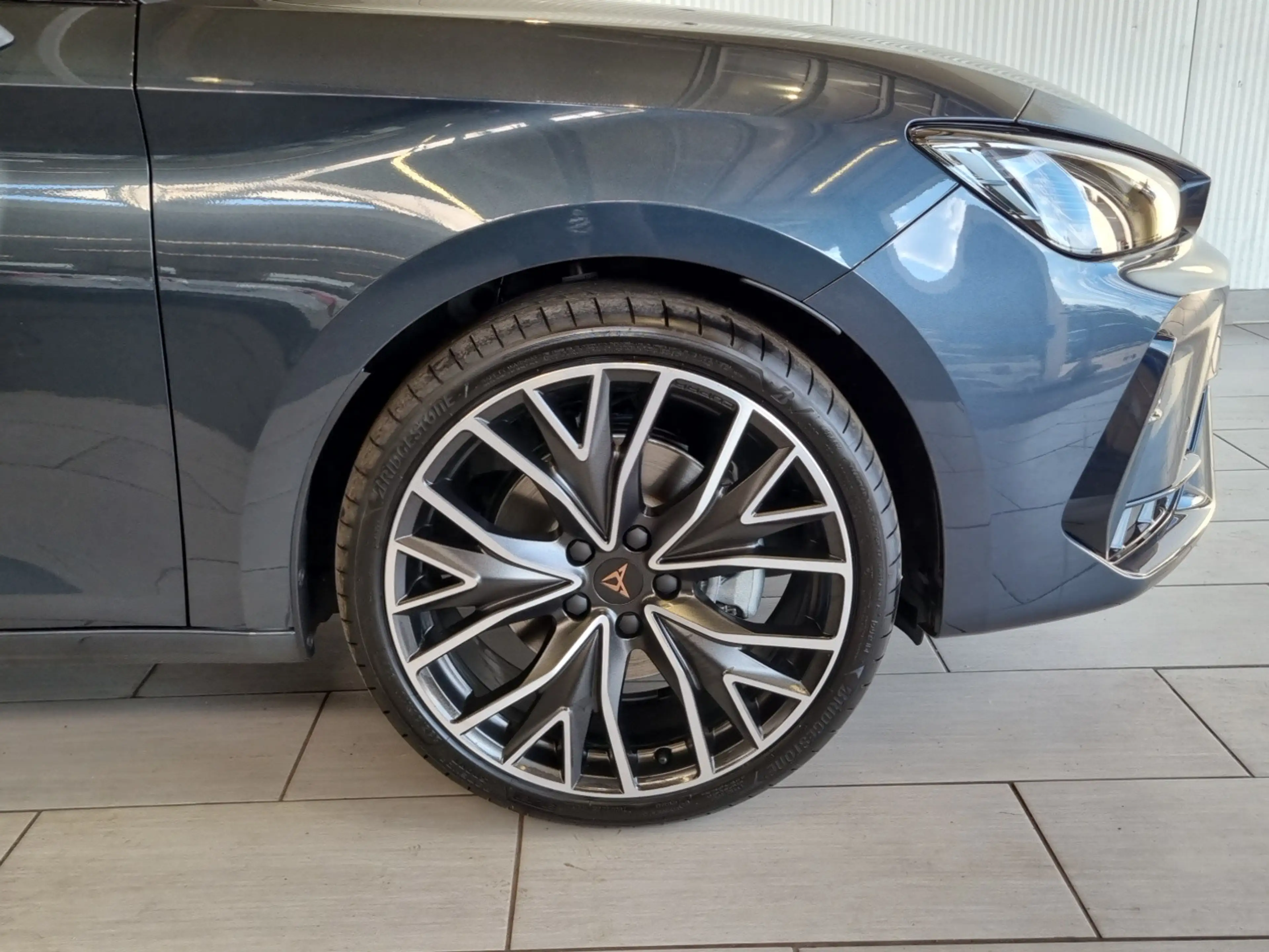 CUPRA Leon 1.5 eTSI DSG — photo 6