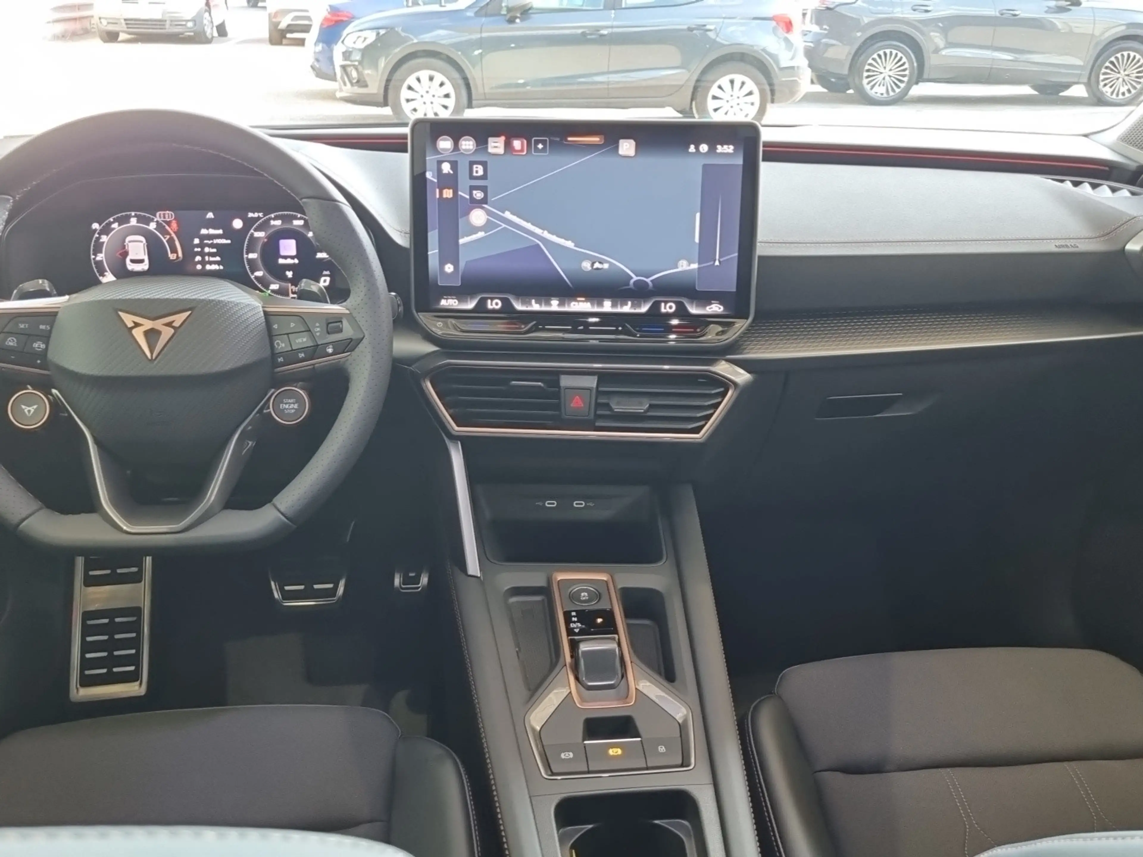 CUPRA Leon 1.5 eTSI DSG — photo 10