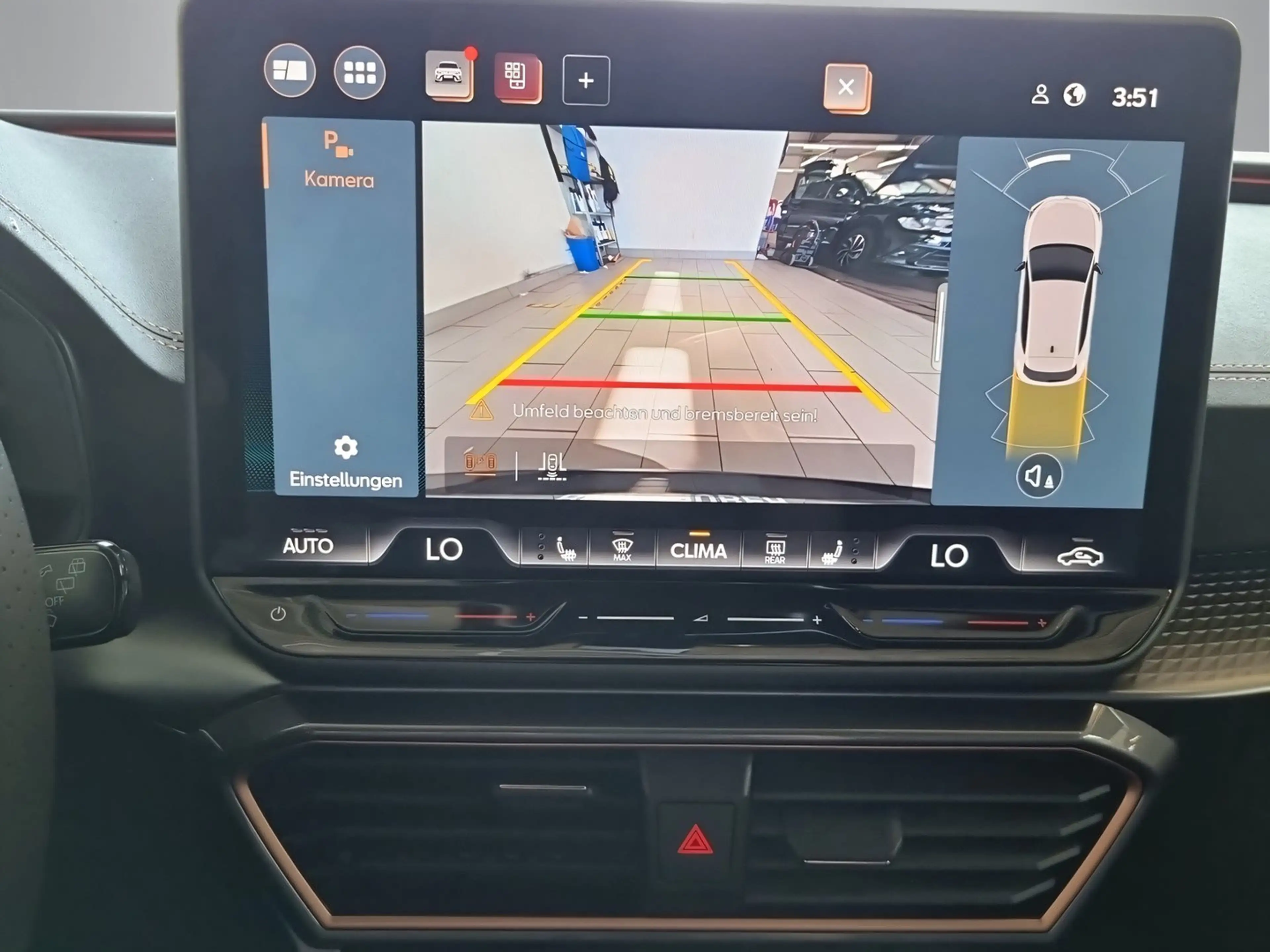 CUPRA Leon 1.5 eTSI DSG — photo 11