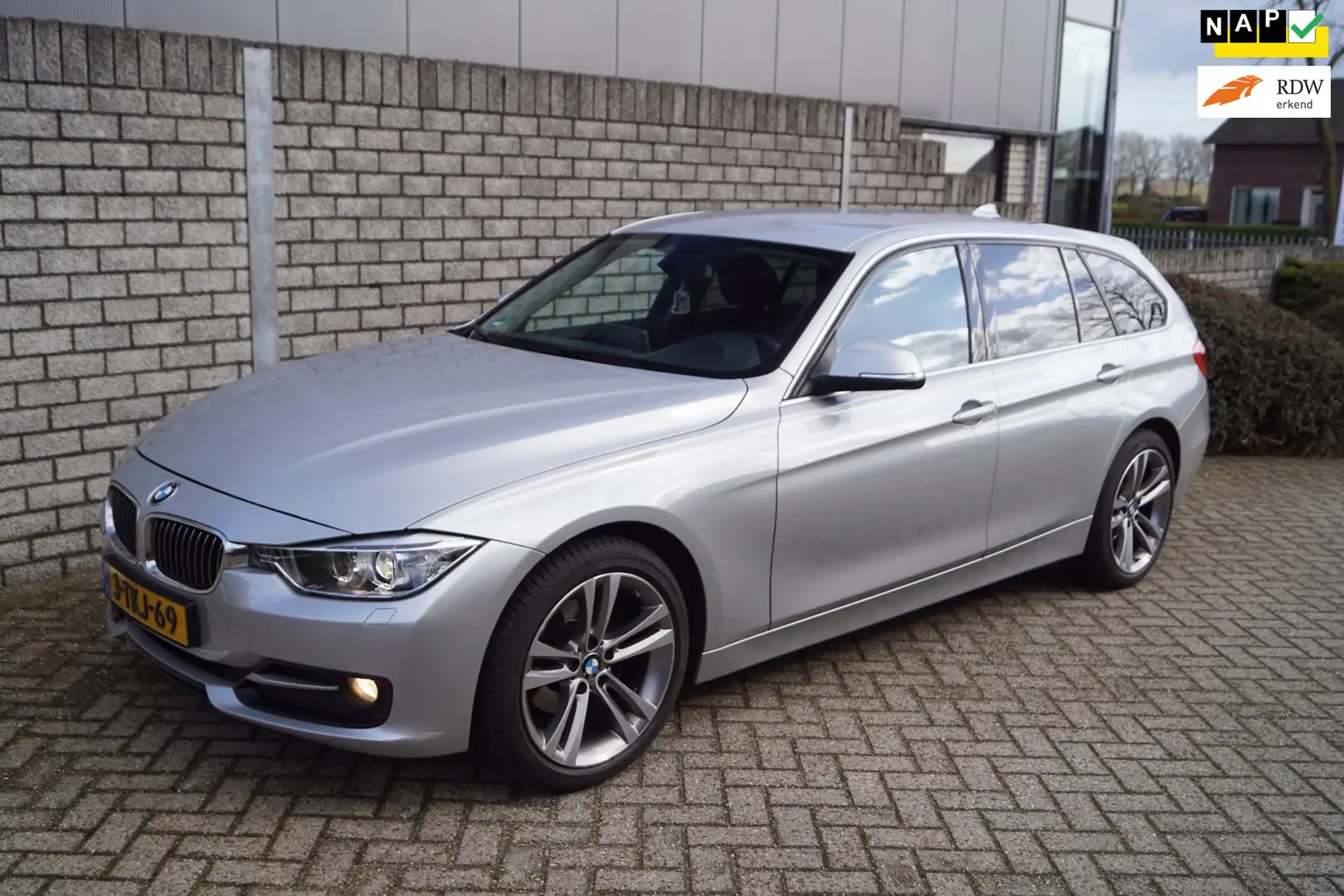 BMW 316 3-serie Touring 316i Executive Sport Line Autom Na Gris - 1