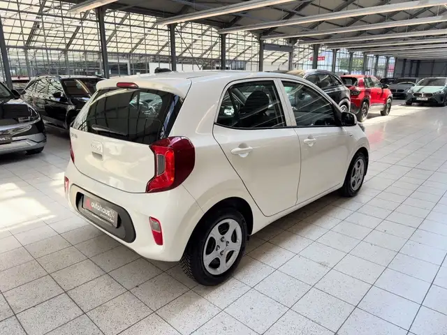 Kia Picanto view 5