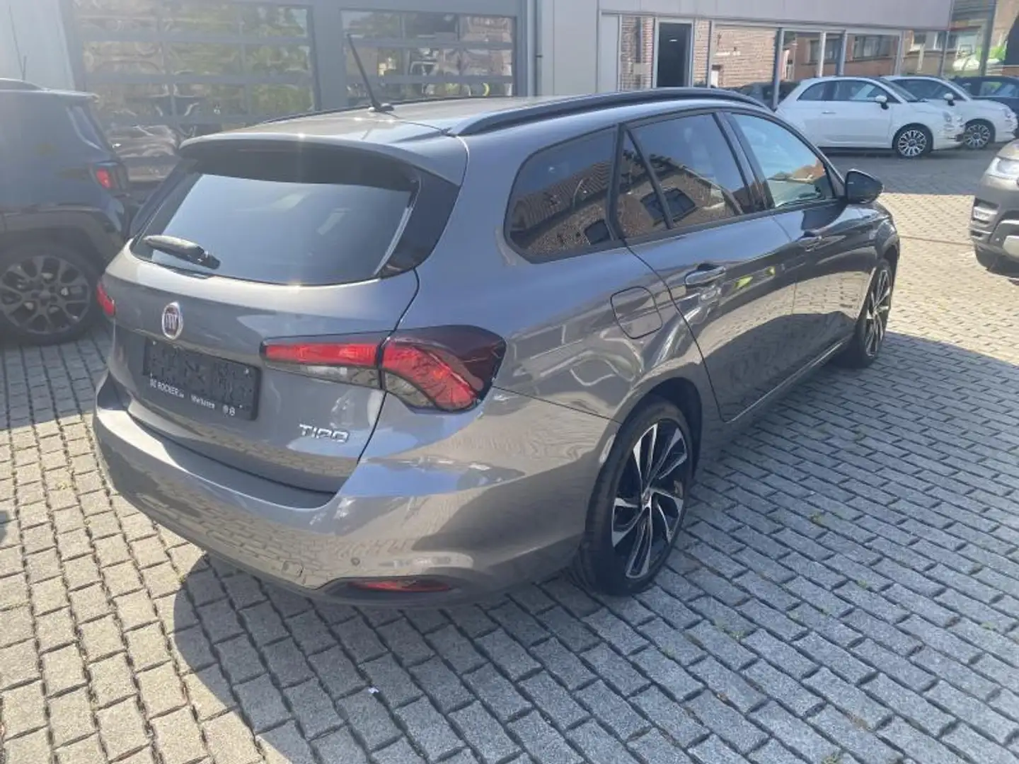 Fiat Tipo 5 portes/SW S-Design Gris - 2