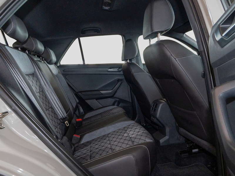 Volkswagen T-Roc 1.0 TSI R-Line — photo 9