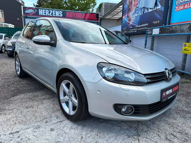 Volkswagen Golf view 3