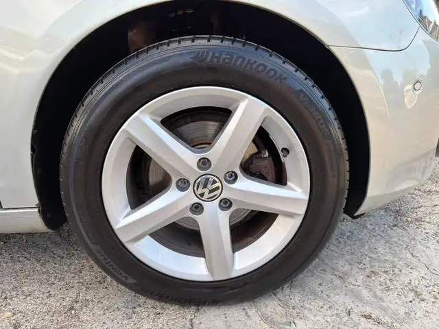 Volkswagen Golf view 11