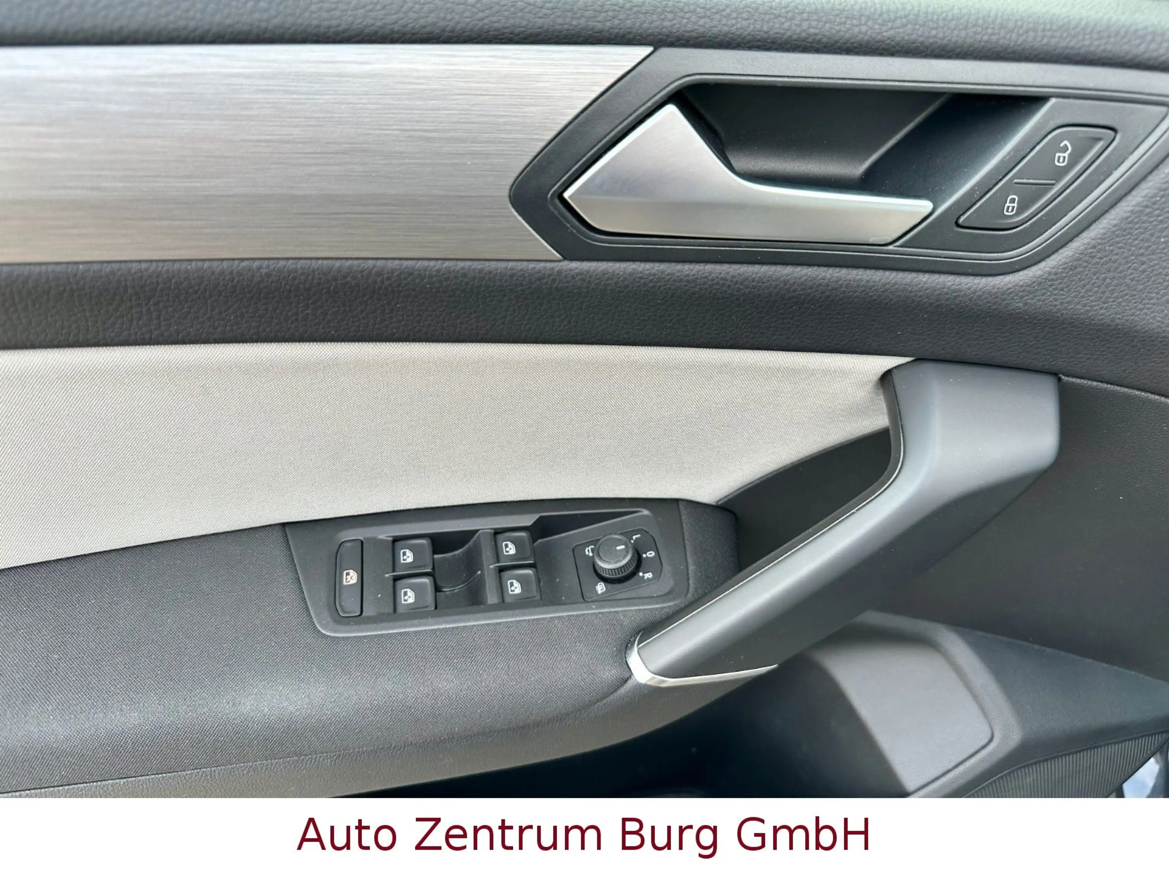 Volkswagen Touran Comfortline BMT DSG Navi AHK — photo 14