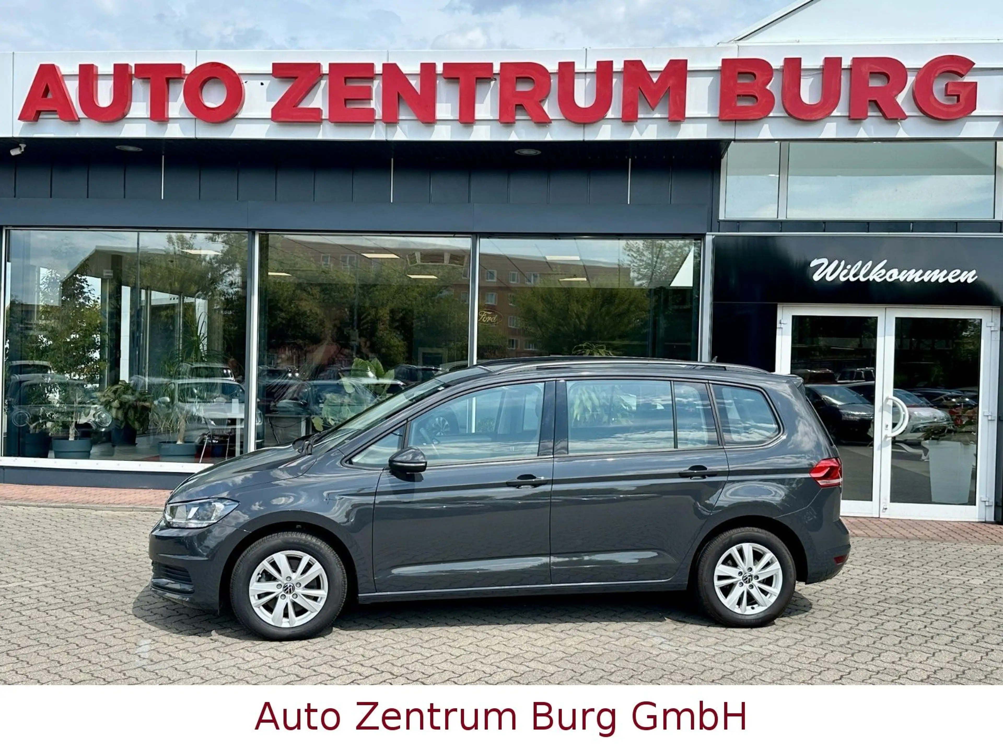 Volkswagen Touran Comfortline BMT DSG Navi AHK