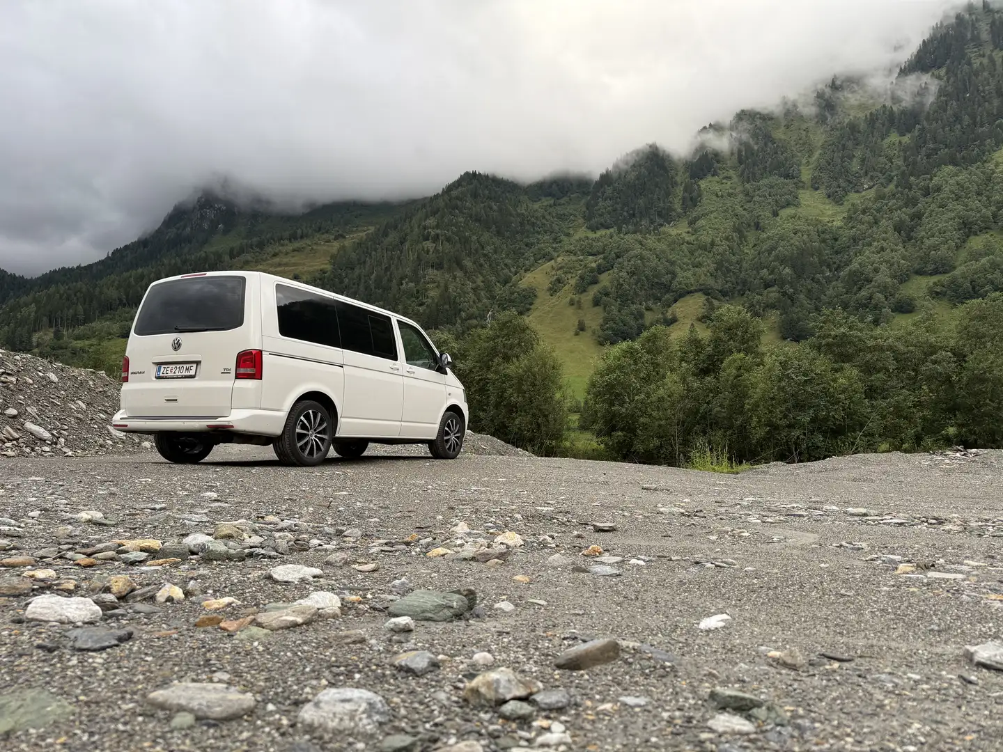 Volkswagen T5 Multivan Comfortline 2,0 BiTDI D-PF DSG - 2