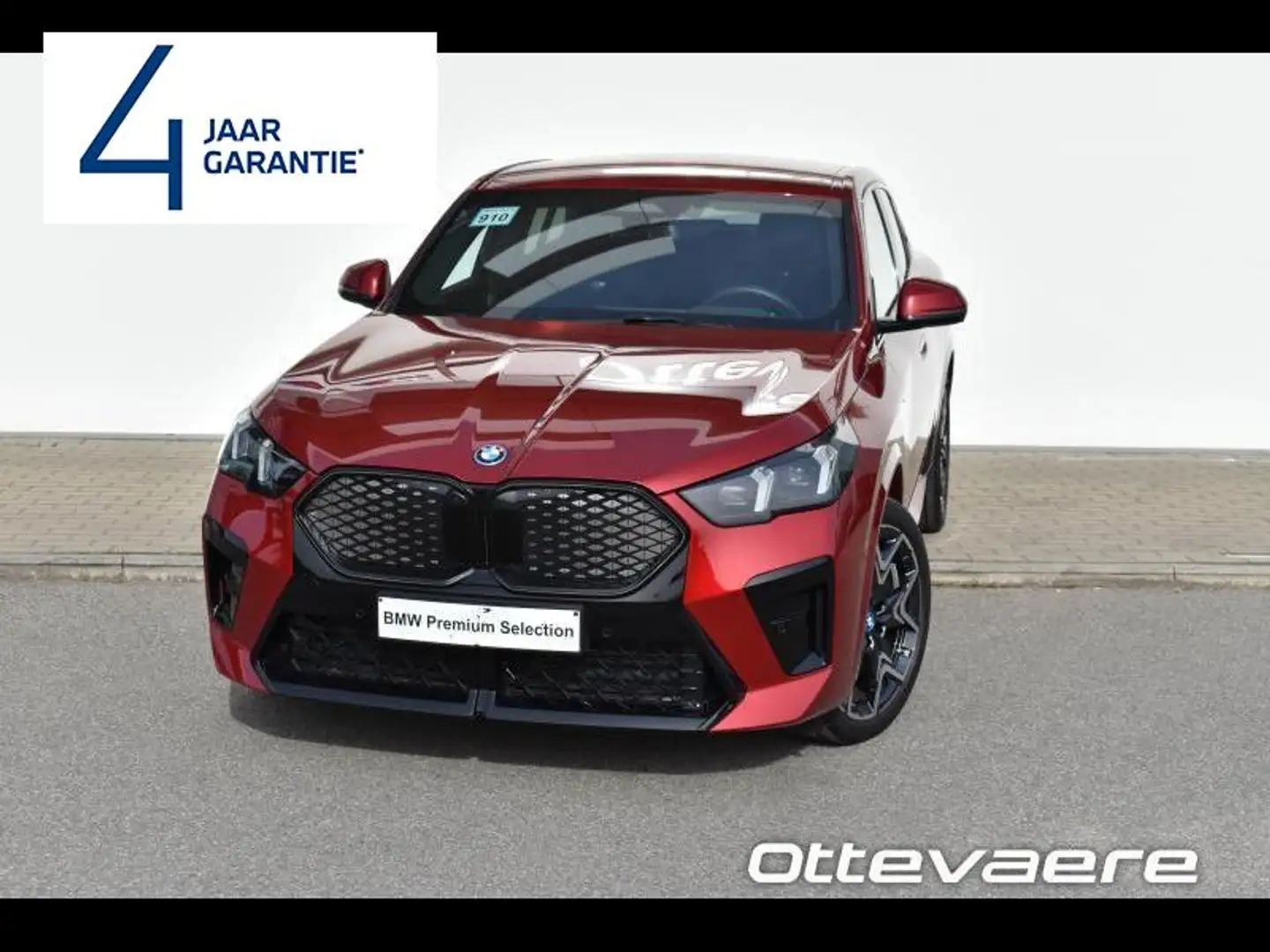 BMW iX2 xDrive30 M Sportzetels Rood - 1