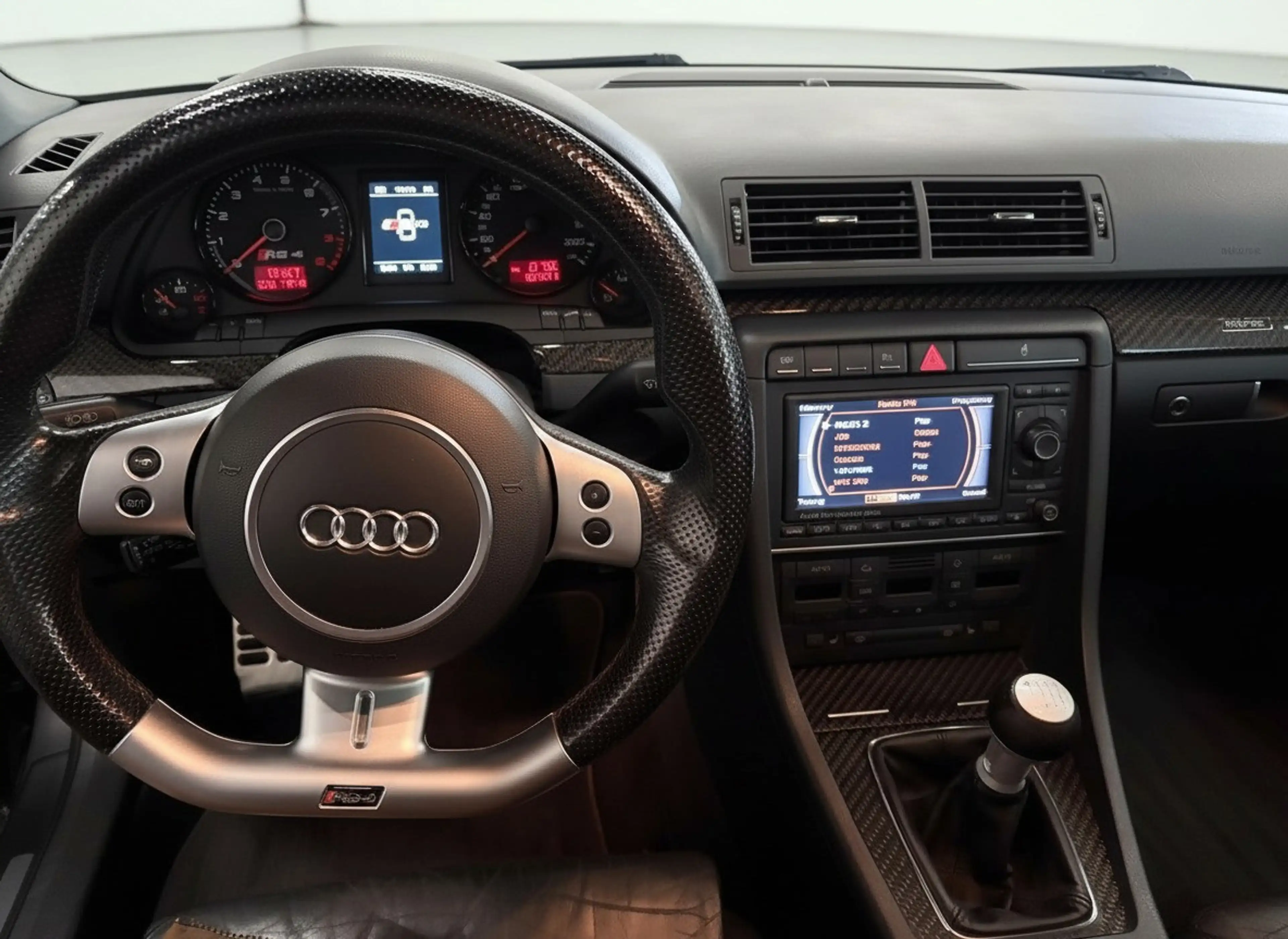 Audi RS4 A4 Avant 4.2 V8 quattro — photo 15