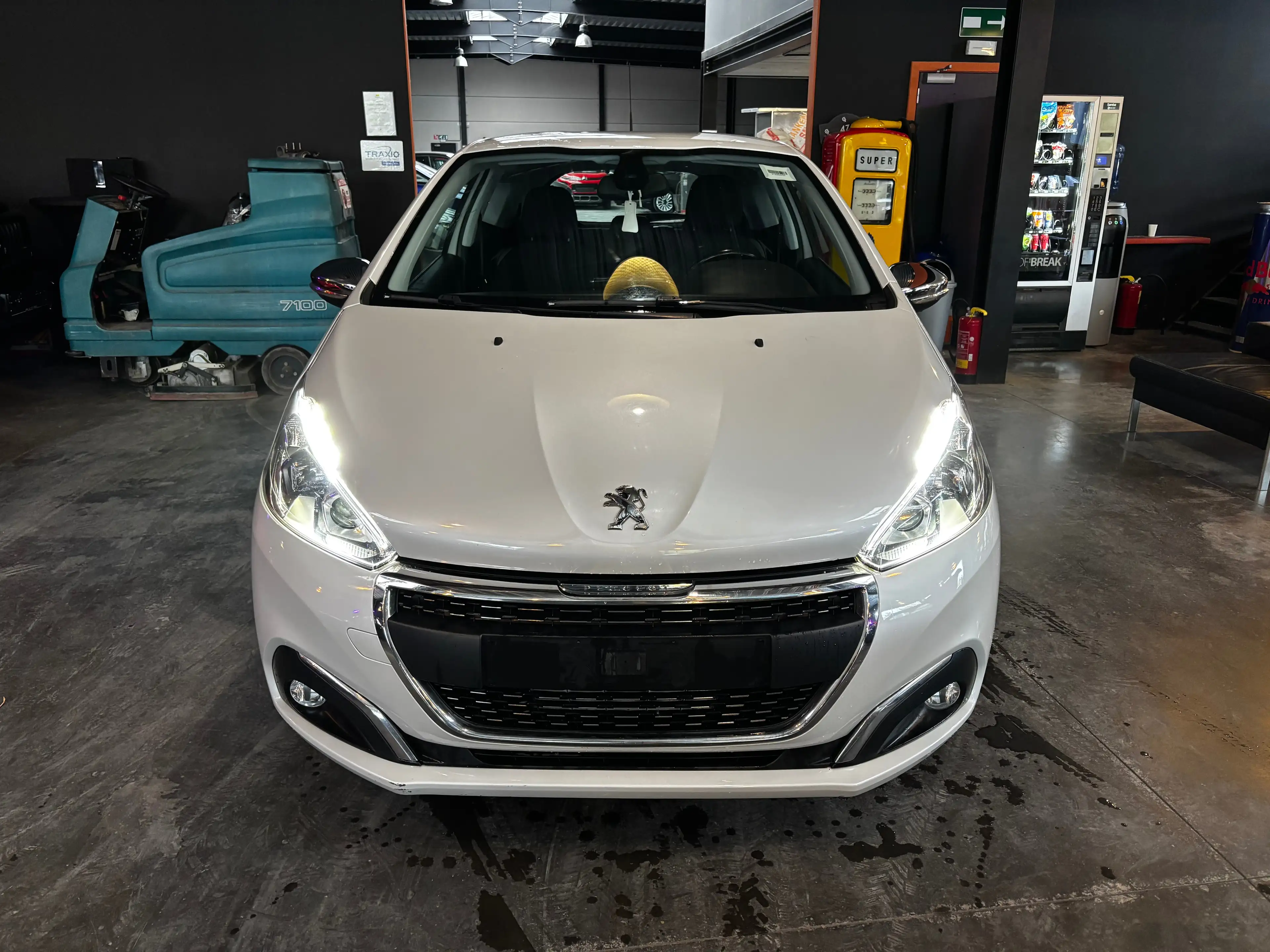 Peugeot 208 208 1.2 Allure S / AUTOMATIQUE / 12 MOIS DE GARANTIE — photo 2