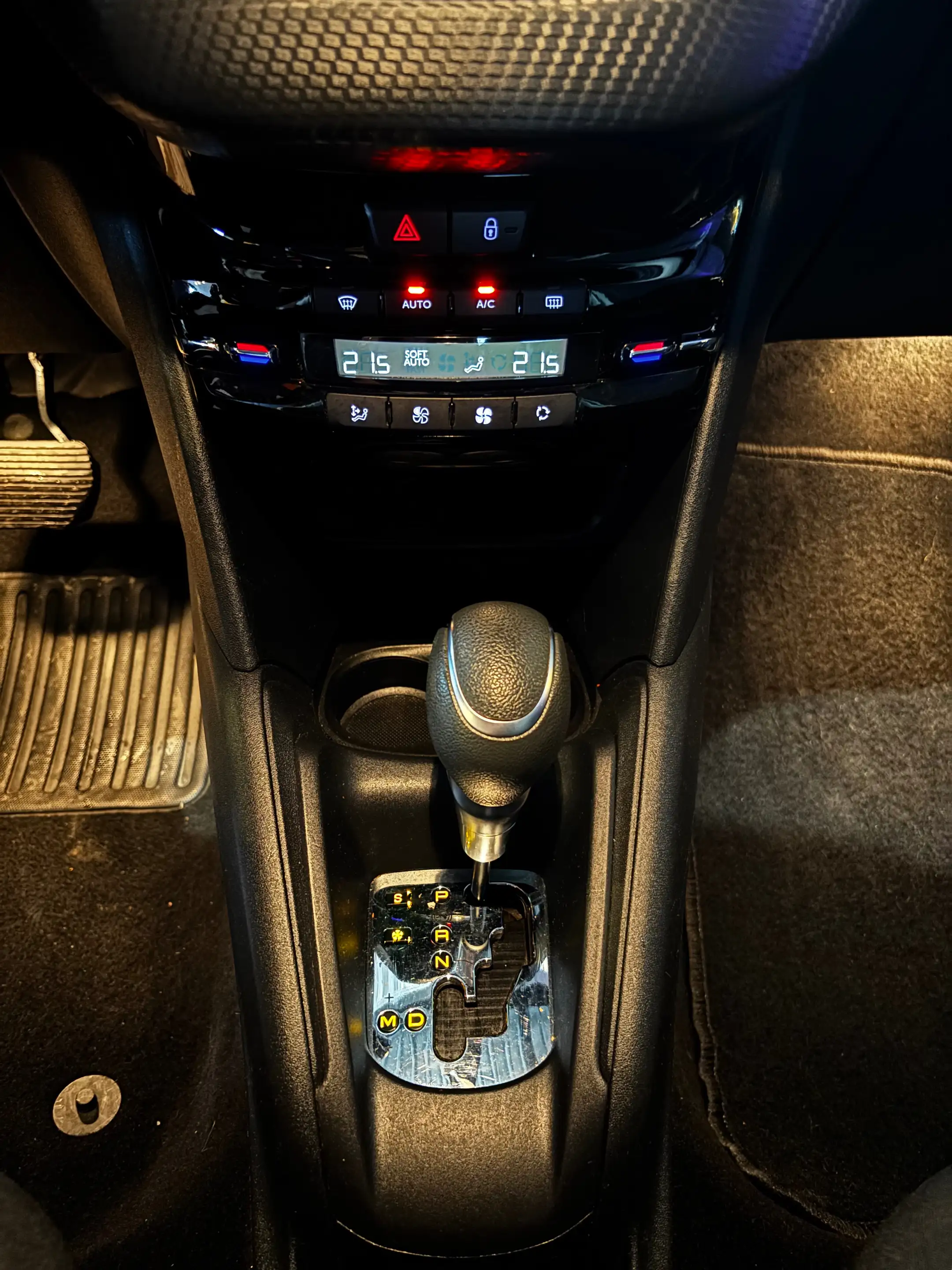 Peugeot 208 208 1.2 Allure S / AUTOMATIQUE / 12 MOIS DE GARANTIE — photo 13
