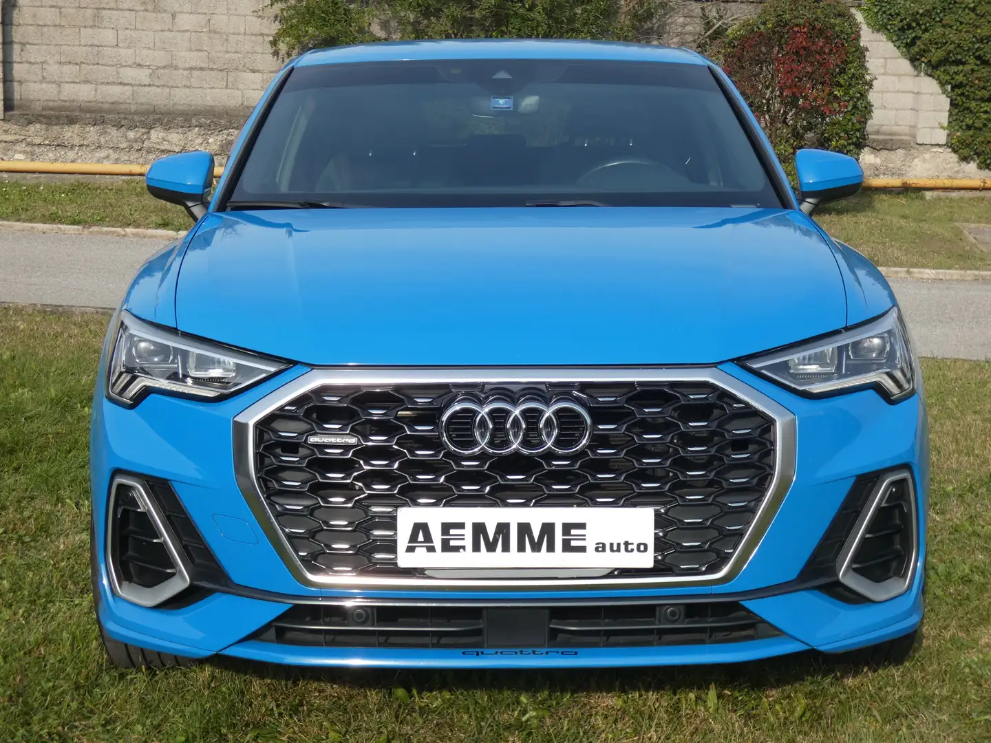 Audi Q3 S.BACK 2.0 TFSI S LINE EDITION Blau - 1