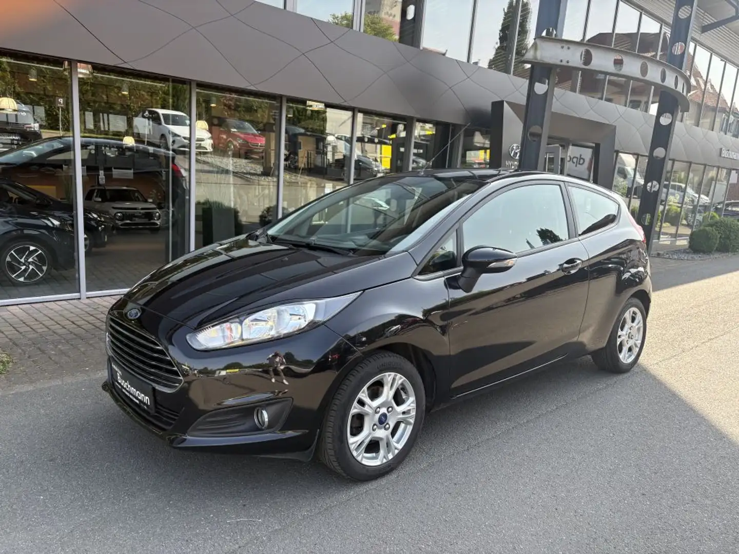 Ford Fiesta 1.0 EcoBoost Start-Stop Trend Schwarz - 1