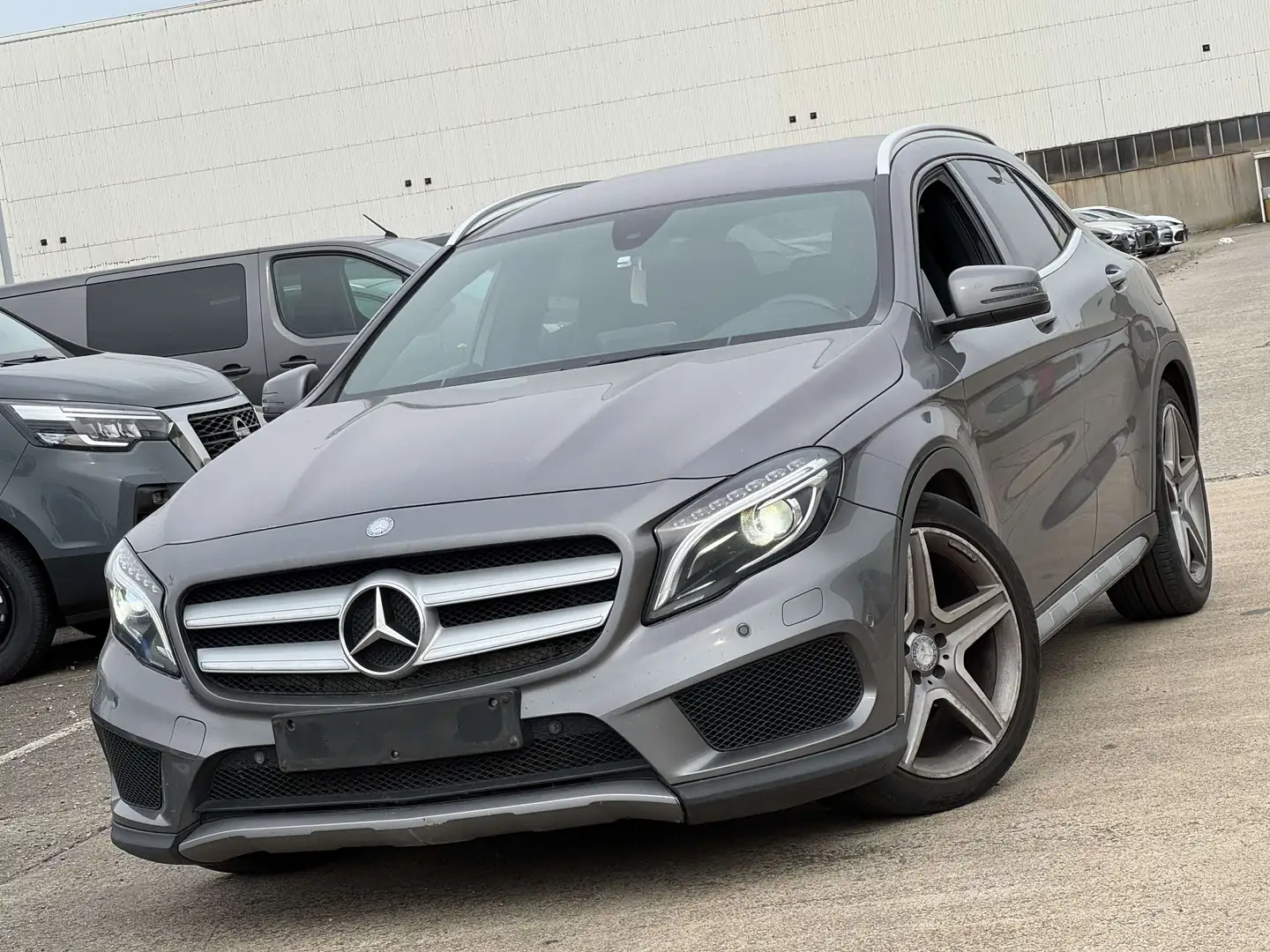 Mercedes-Benz GLA 200 D/PACK AMG/BOITE AUTO/FULLOPTIONS/FACELIFT Gris - 1