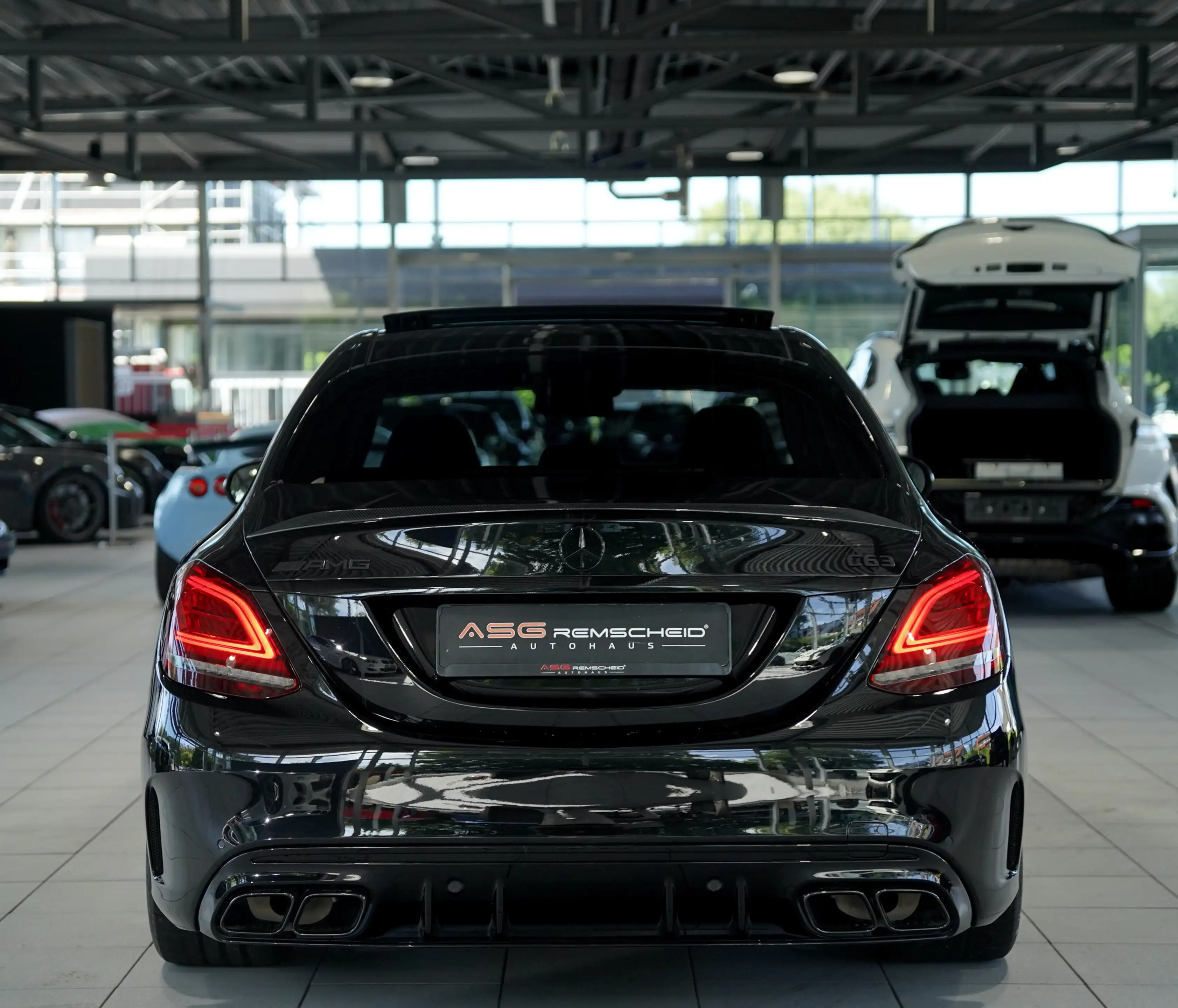 Mercedes-Benz C 63 AMG Limousine *19 *Schale *Pano*Distr.*Kam — photo 9