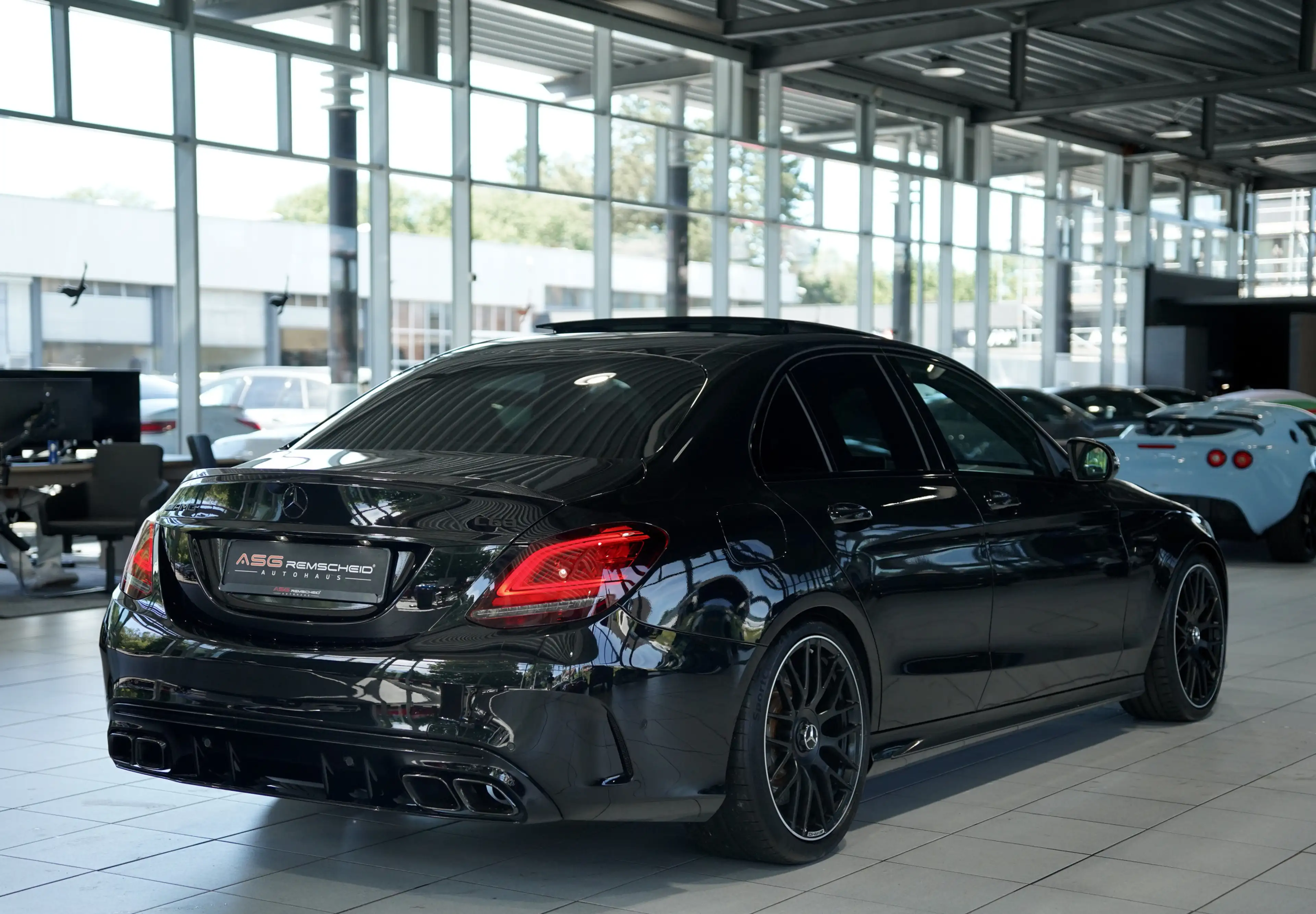 Mercedes-Benz C 63 AMG Limousine *19 *Schale *Pano*Distr.*Kam — photo 8