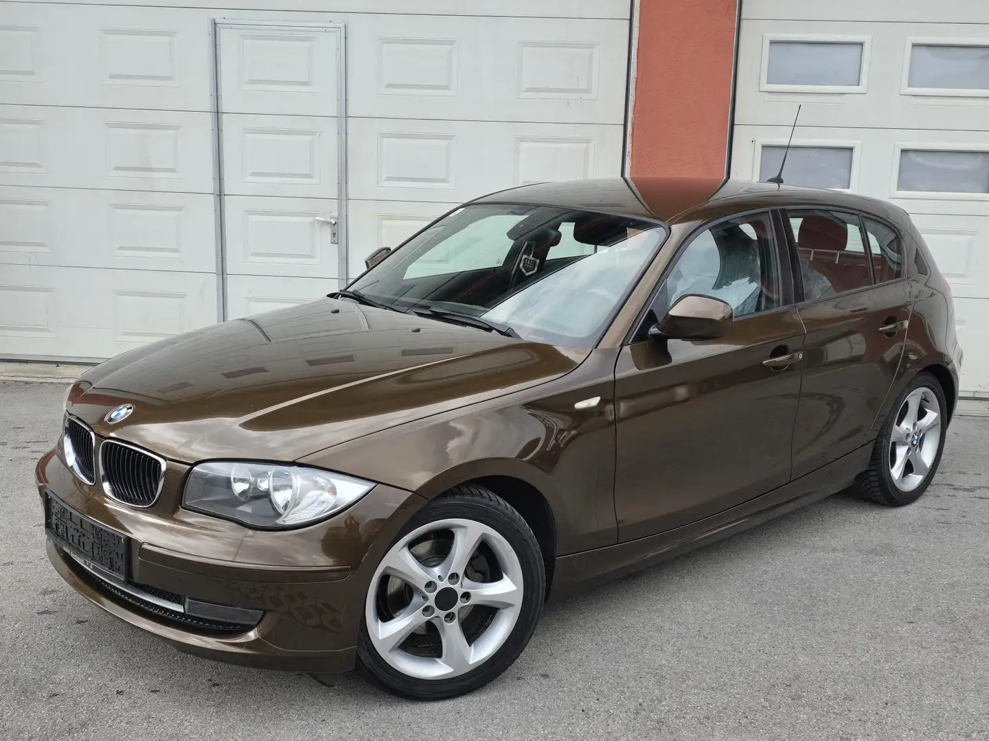 BMW 118 118d Edition Braun - 1