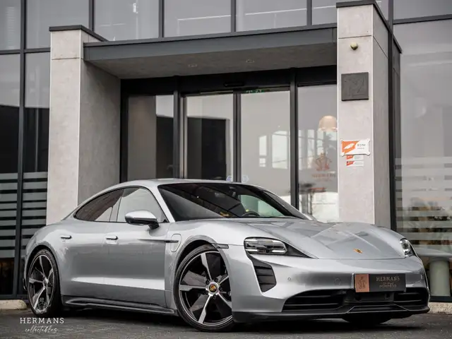 Porsche Taycan Performance 94 kWh / Battery Plus / BOSE / Sport-D