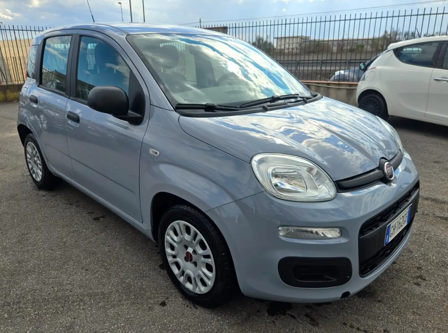 Fiat Panda 1.0 FireFly S&S Hybrid Gris - 2