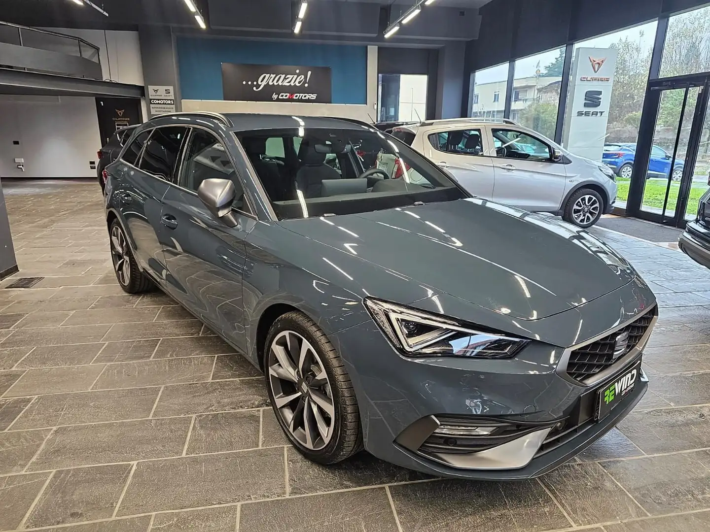 SEAT Leon Leon Sportstourer FR 1.5 Hybrid 110 kW (150 CV) m Blu/Azzurro - 2