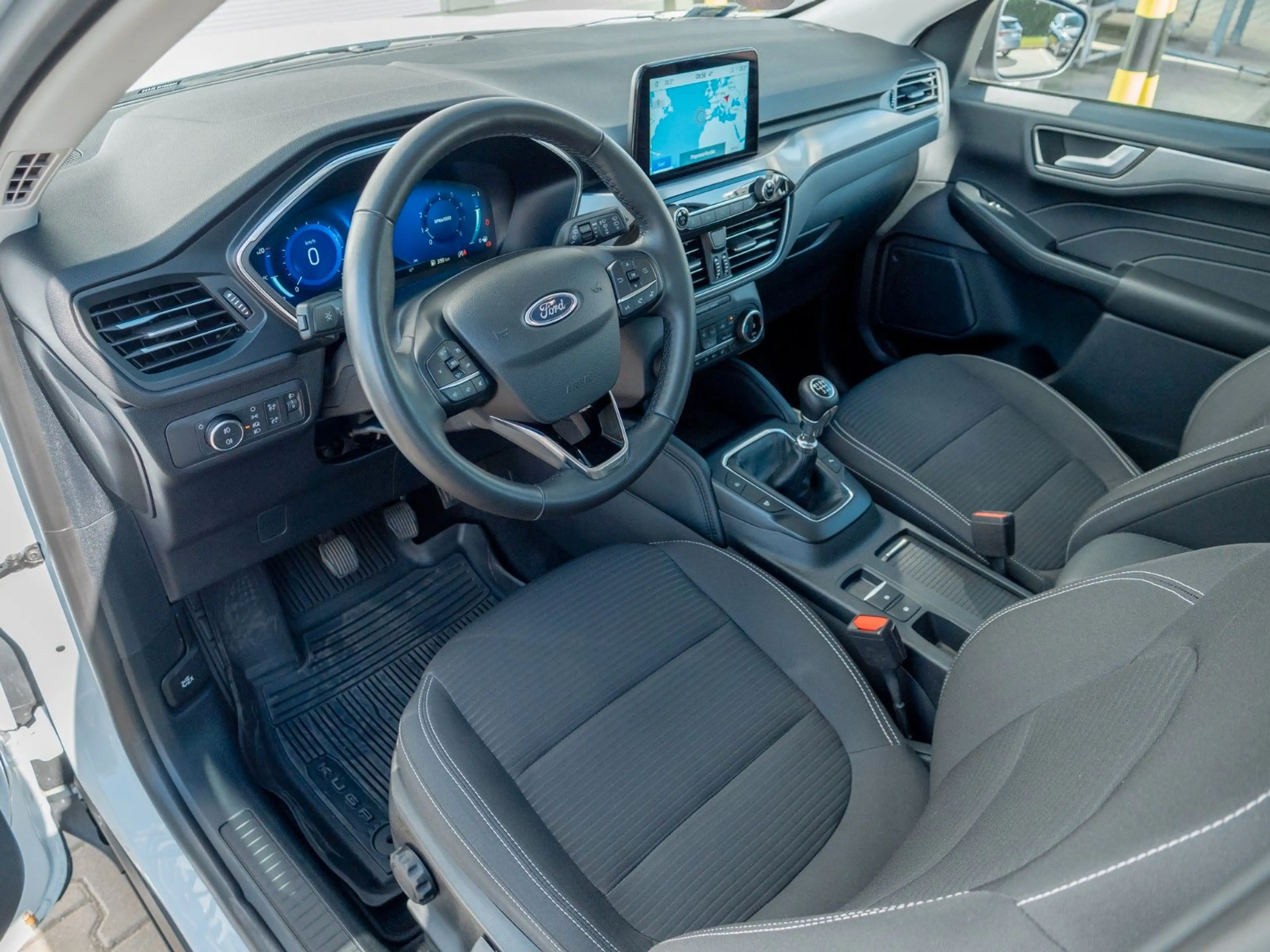 Ford Kuga Titanium TEMPOMAT.LHZ.SHZ.HINTENKAM.8 STÜCK — photo 11