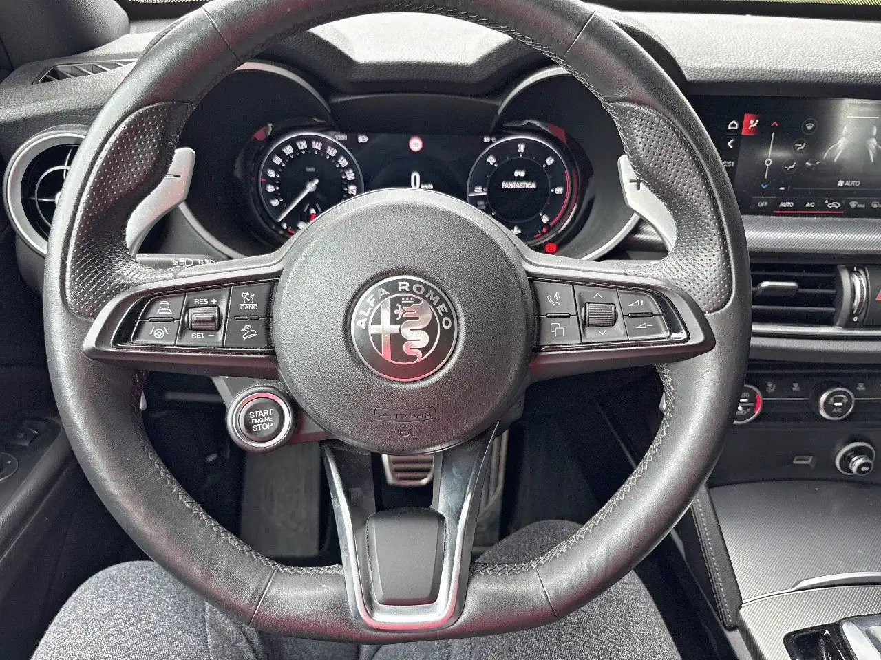 Alfa Romeo Stelvio 2024 — фото 12