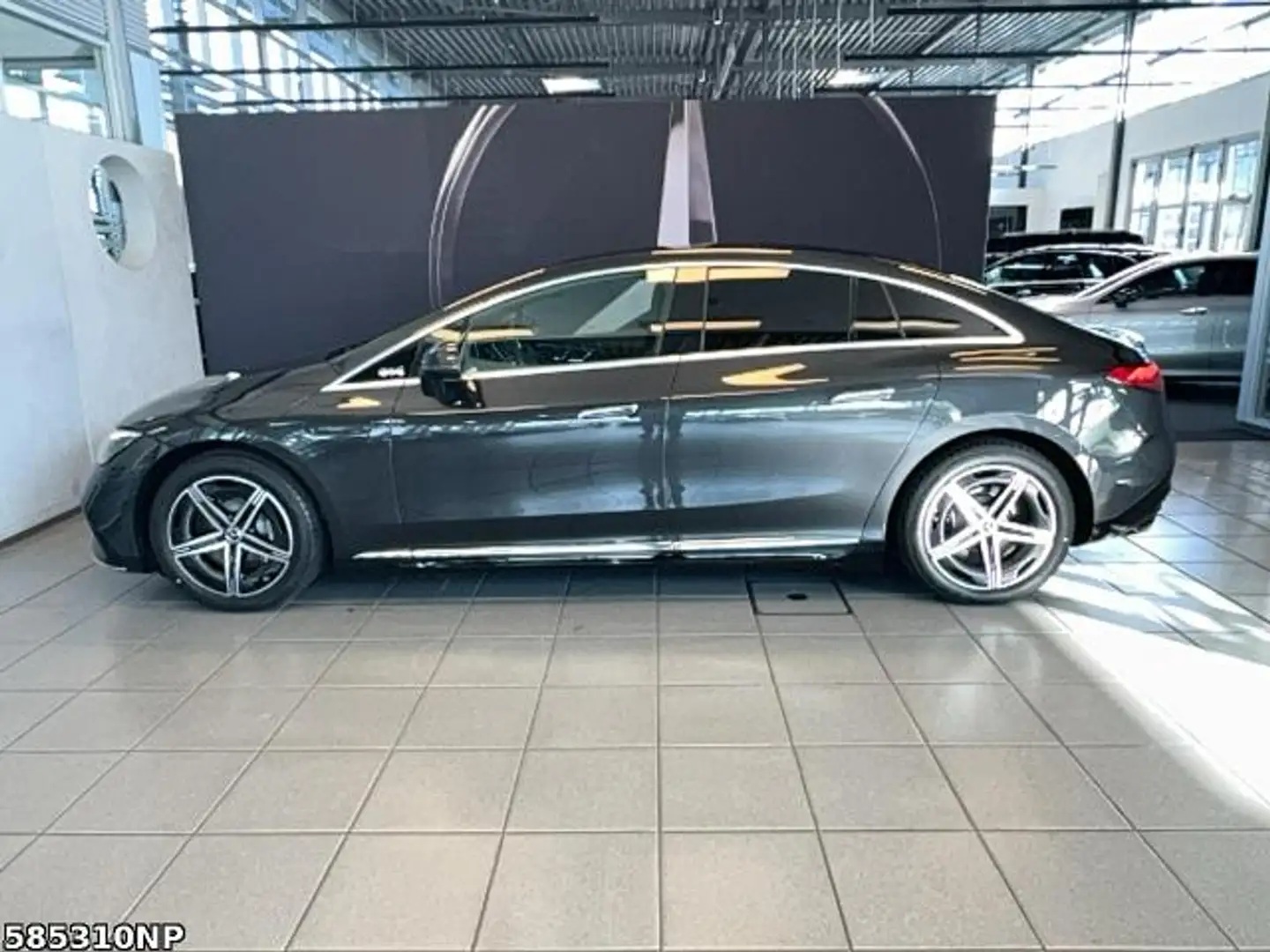 Mercedes-Benz EQE 300 AMG  Memory Keyless-GO Panorama Ambiente Grau - 2