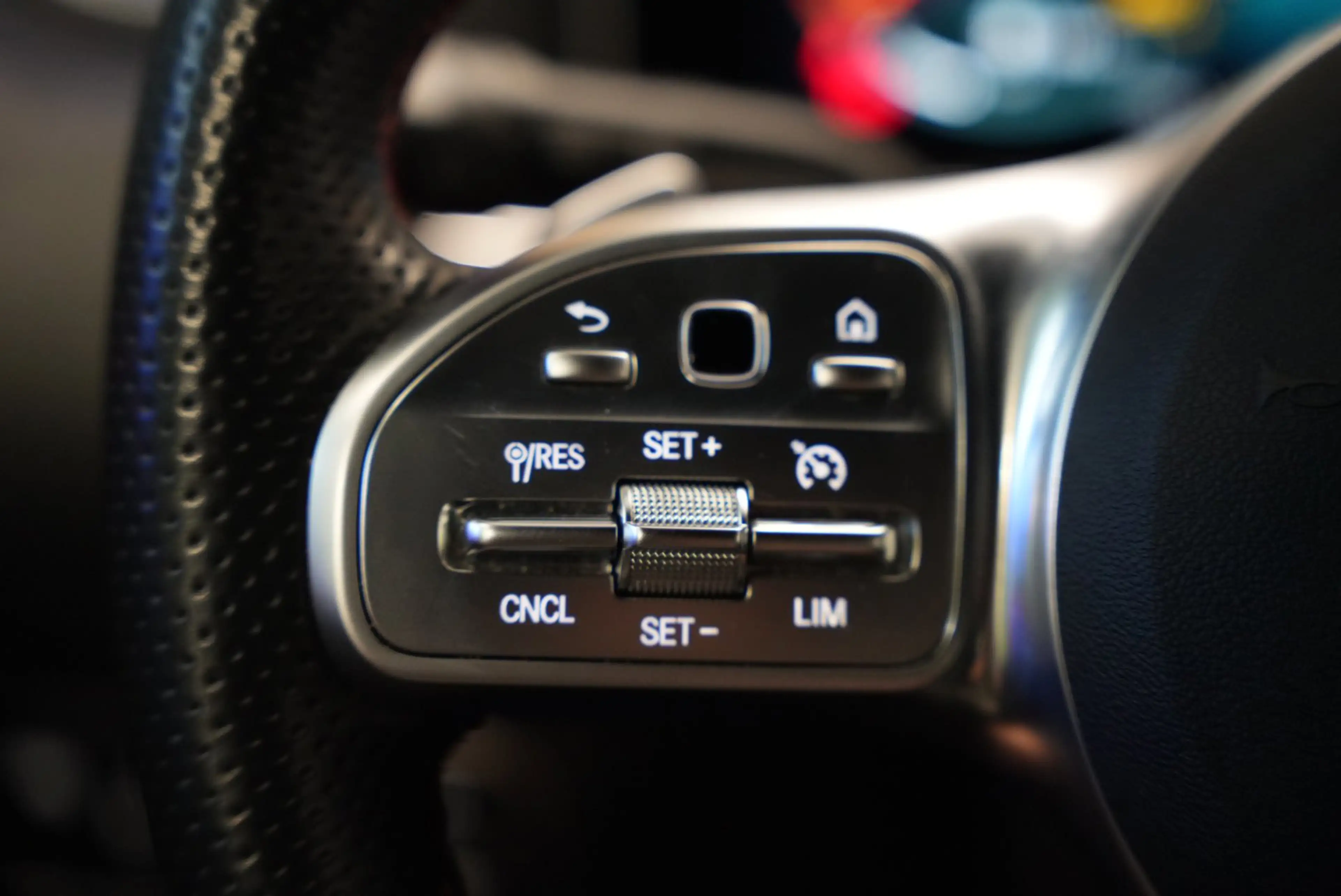 Mercedes-Benz B 200 AMG Line / Night pakket / Camera / Sfeerverlichtin — photo 13